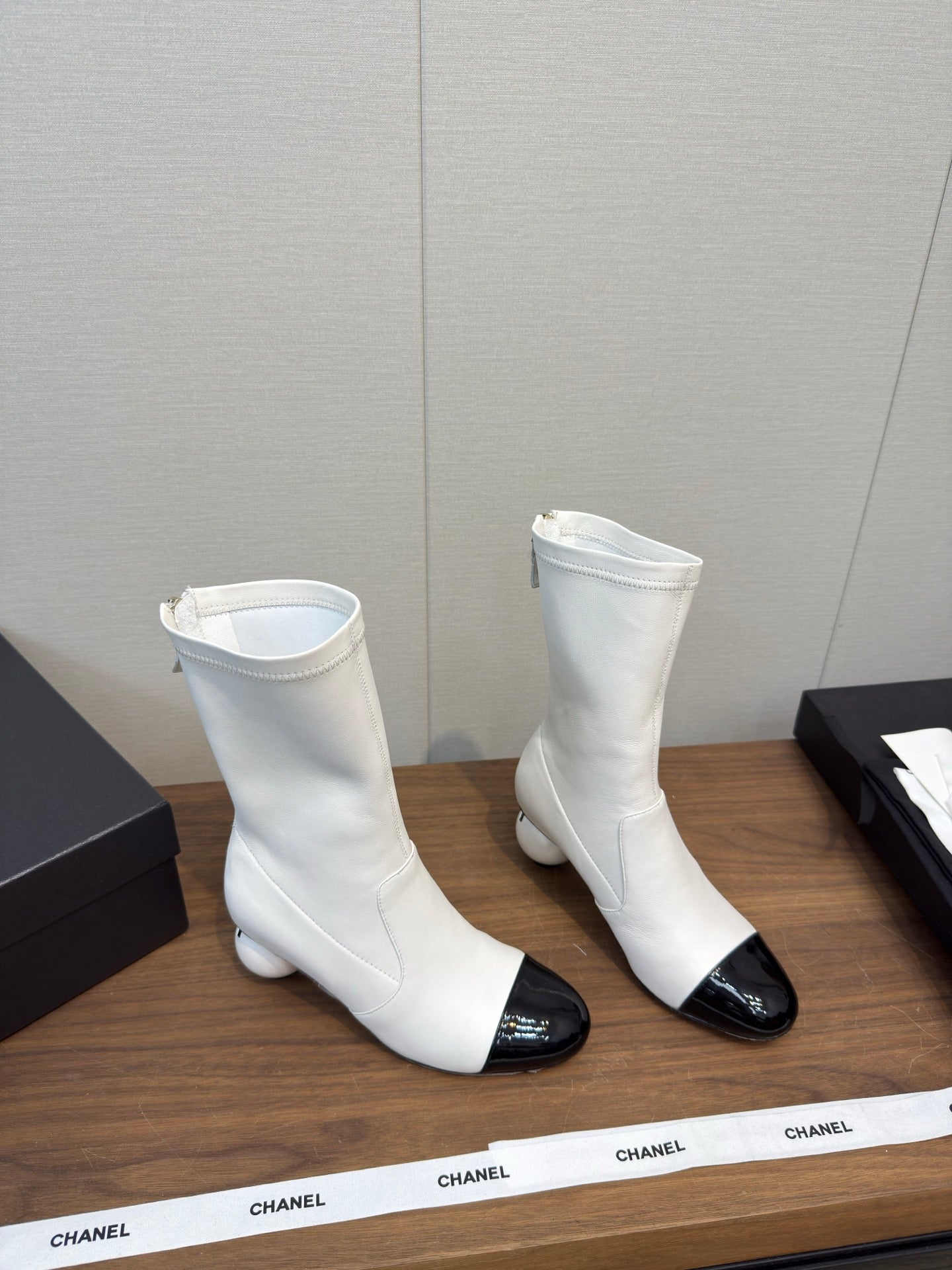 CC 25B Double C Giant Pearl  Ankle Boots 50mm White Sheepskin 465703