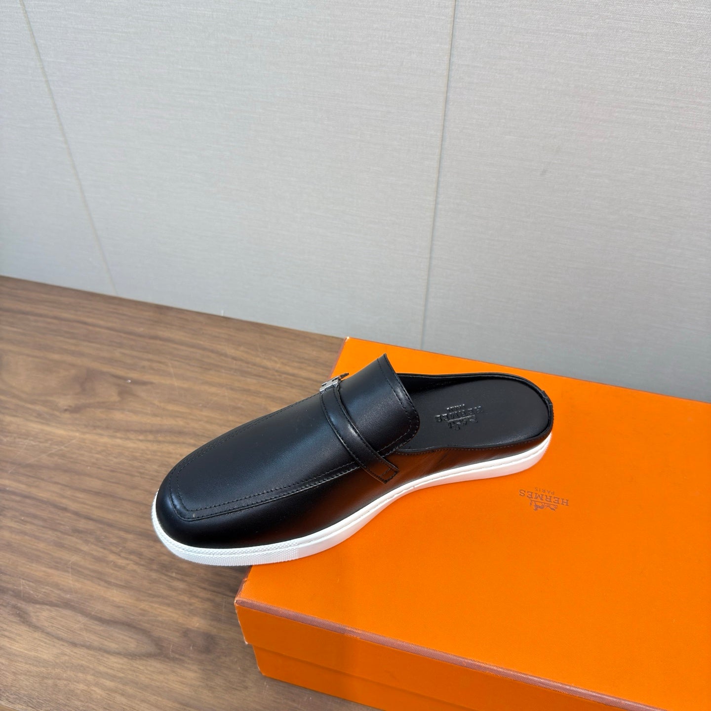 HM 25s Like Mule Black Lambskin Rubber 465666