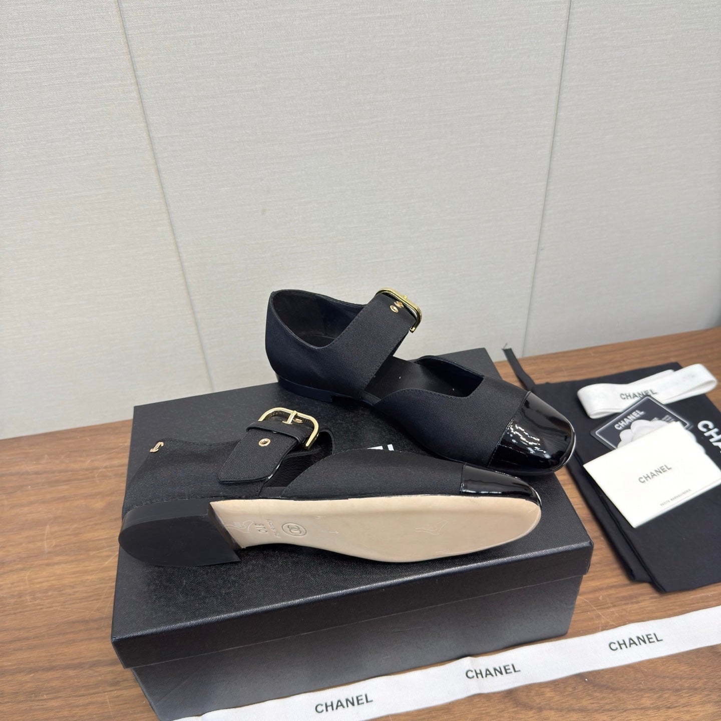 CC 26s Marry Jane Flat 2.5cm Black Cowhide 632184