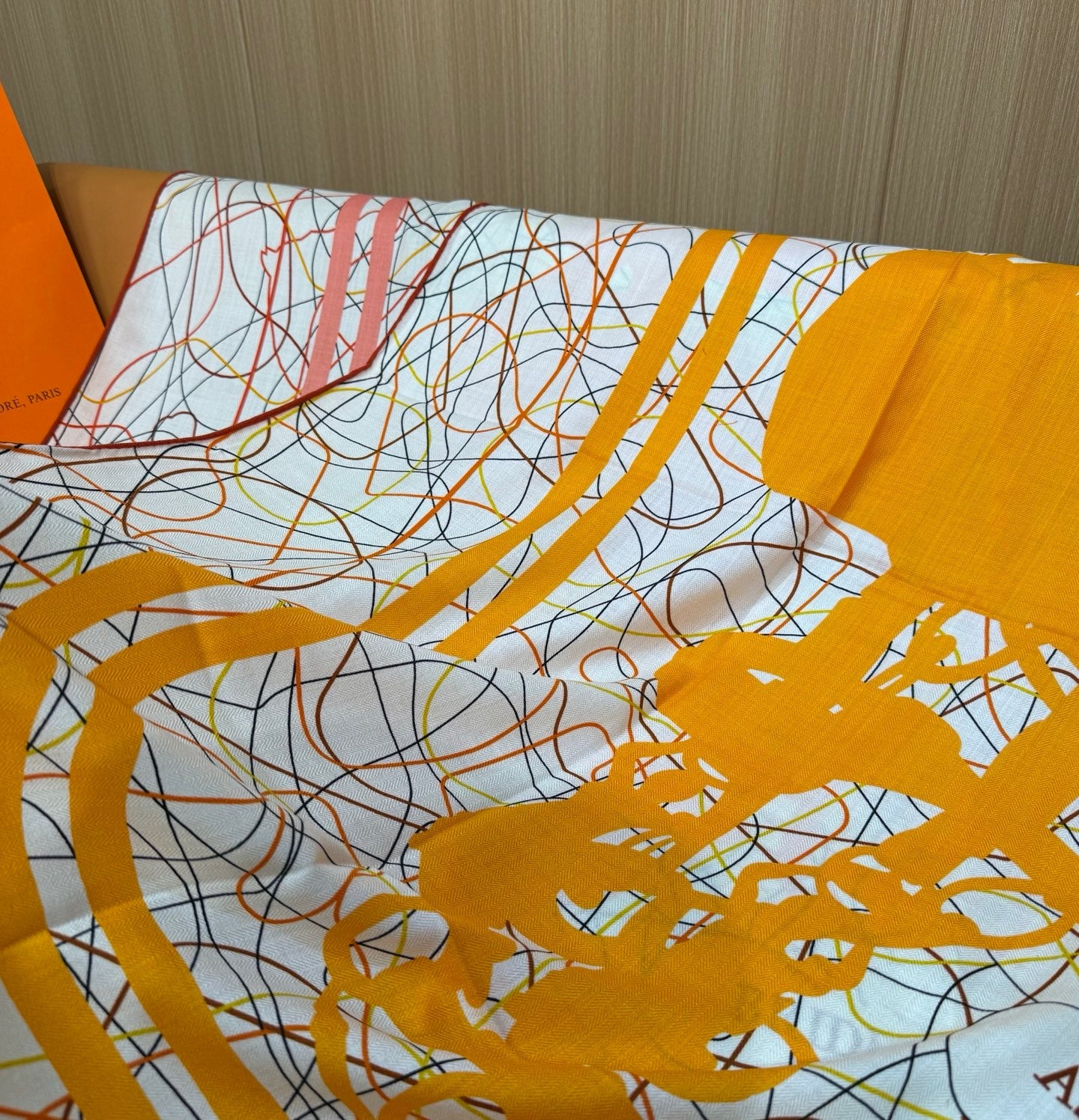 HM Brides de Gala au Fil de Soie Scarf 140x140cm Pink Orange White Silk Cashmere 269486