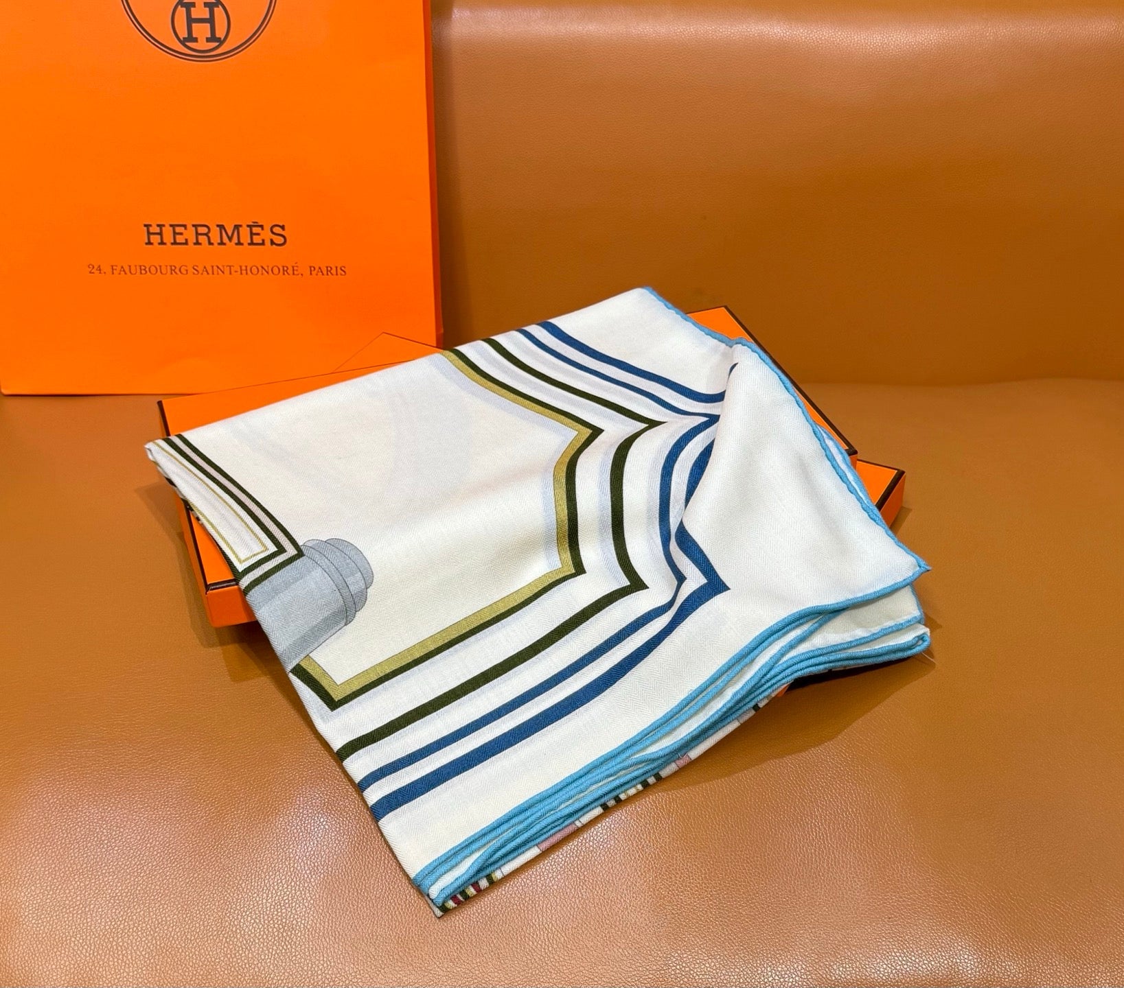 HM Les Roues de Phaeton Scarf 140x140cm Blue White Silk Cashmere 269476