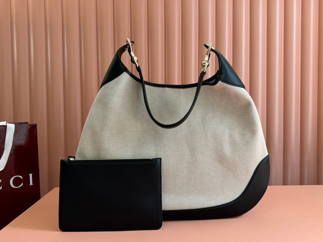 BODY MEDIUM SHOULDER BAD 49 IN NATURAL CANVAS AND BLACK CALFSKIN GOLD HARDWARE