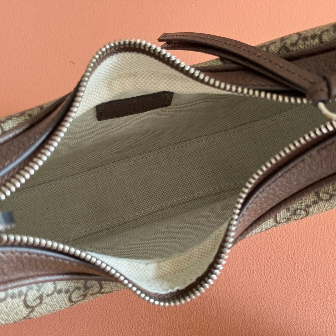 Gucci Attache Small Shoulder Bag 23cm Black Beige Leather