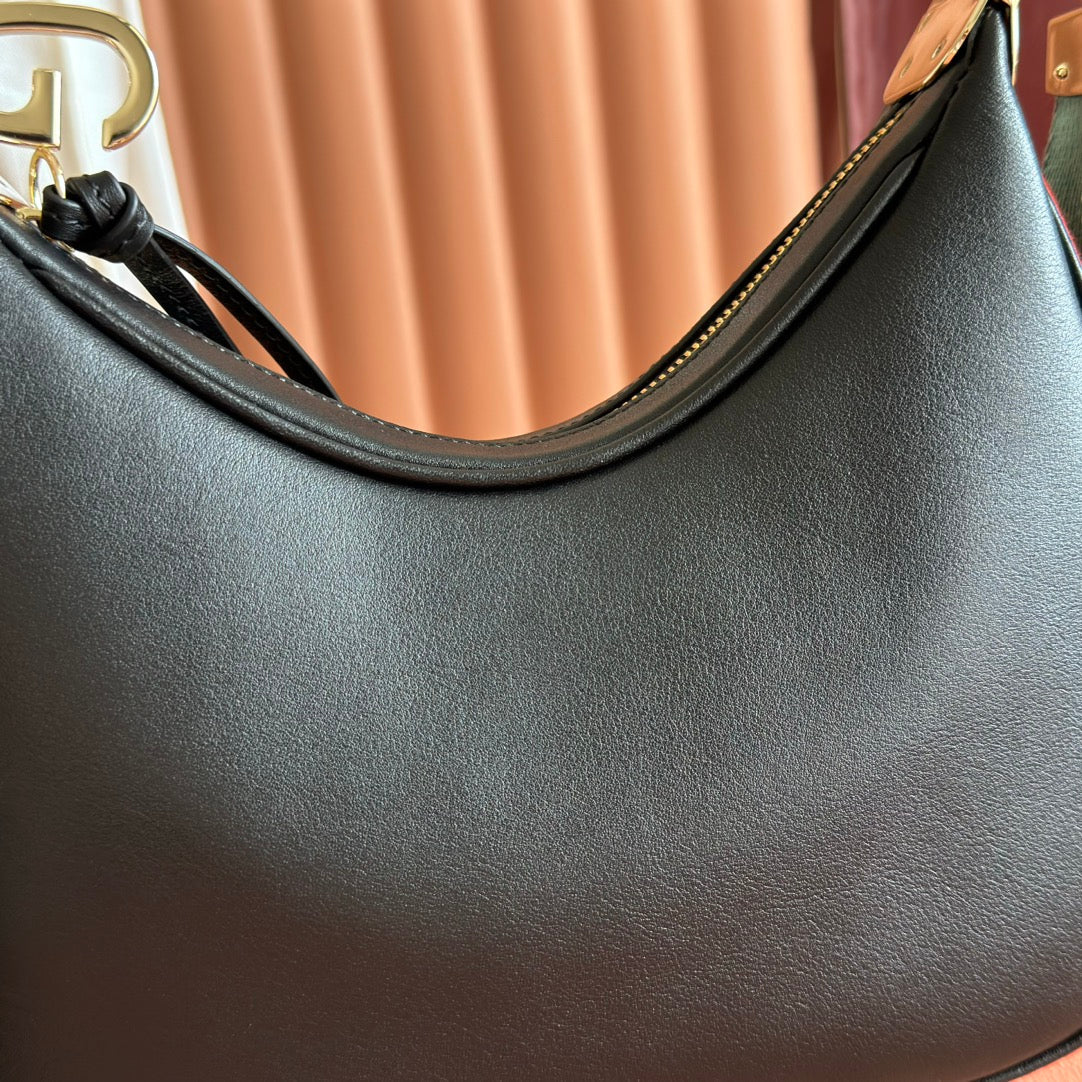 Gucci Attache Small Shoulder Bag 23cm Black Leather