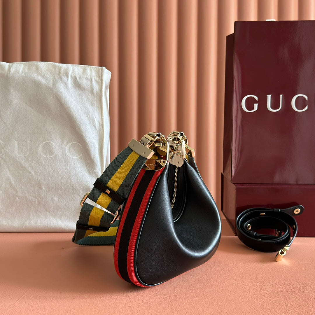 Gucci Attache Small Shoulder Bag 23cm Black Leather