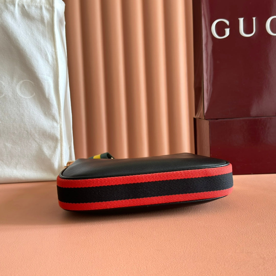 Gucci Attache Small Shoulder Bag 23cm Black Leather