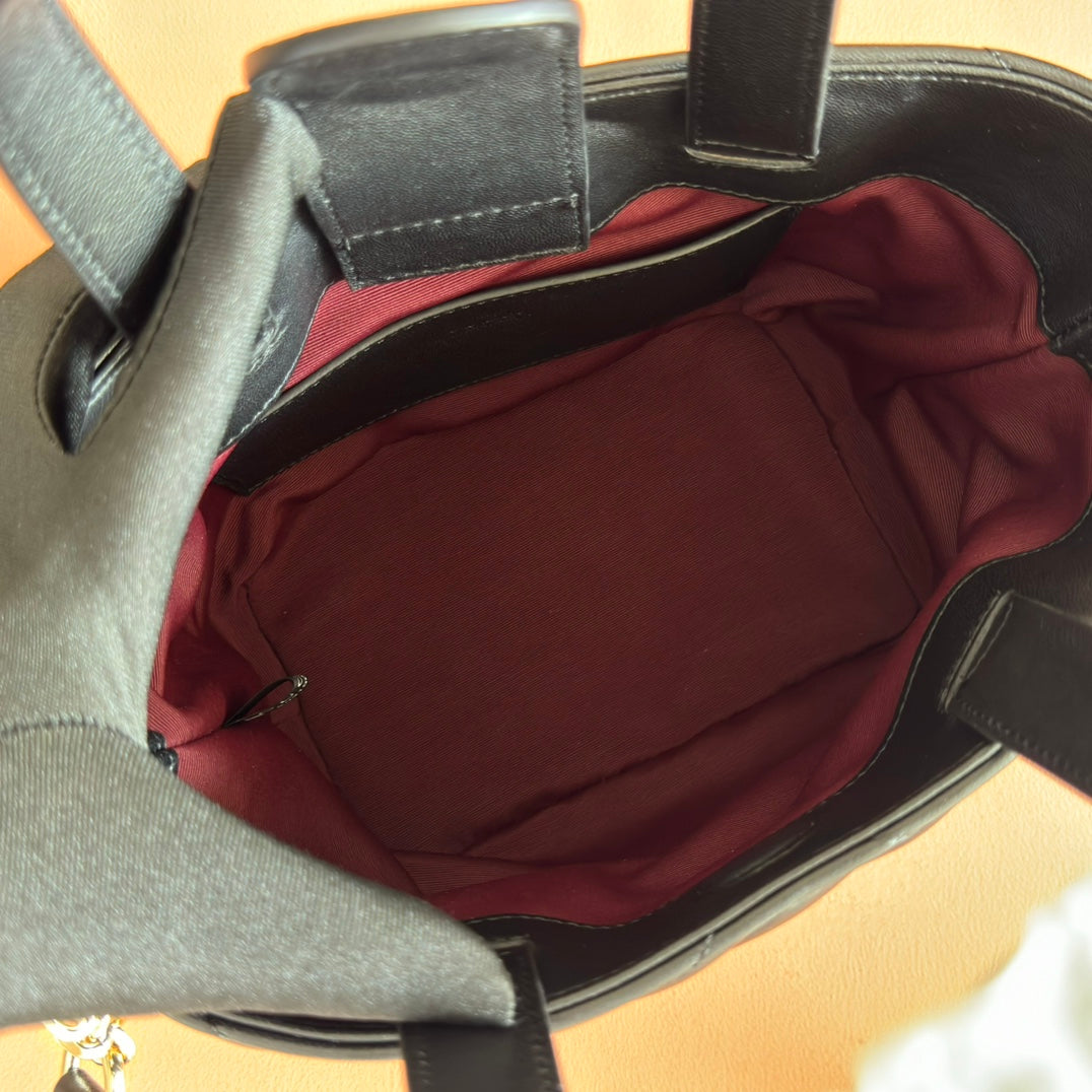 Gucci GG Marmont Small Tote Bag Black Quilted Leather