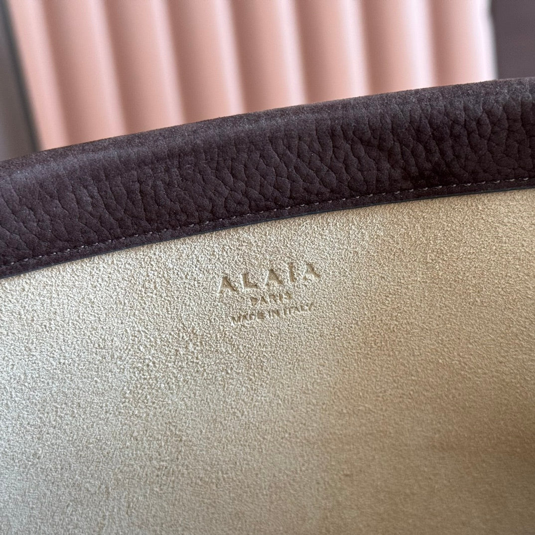 Alaia Le Click East West Small Bag 25cm Dark Brown mix Burgundy Cowhide