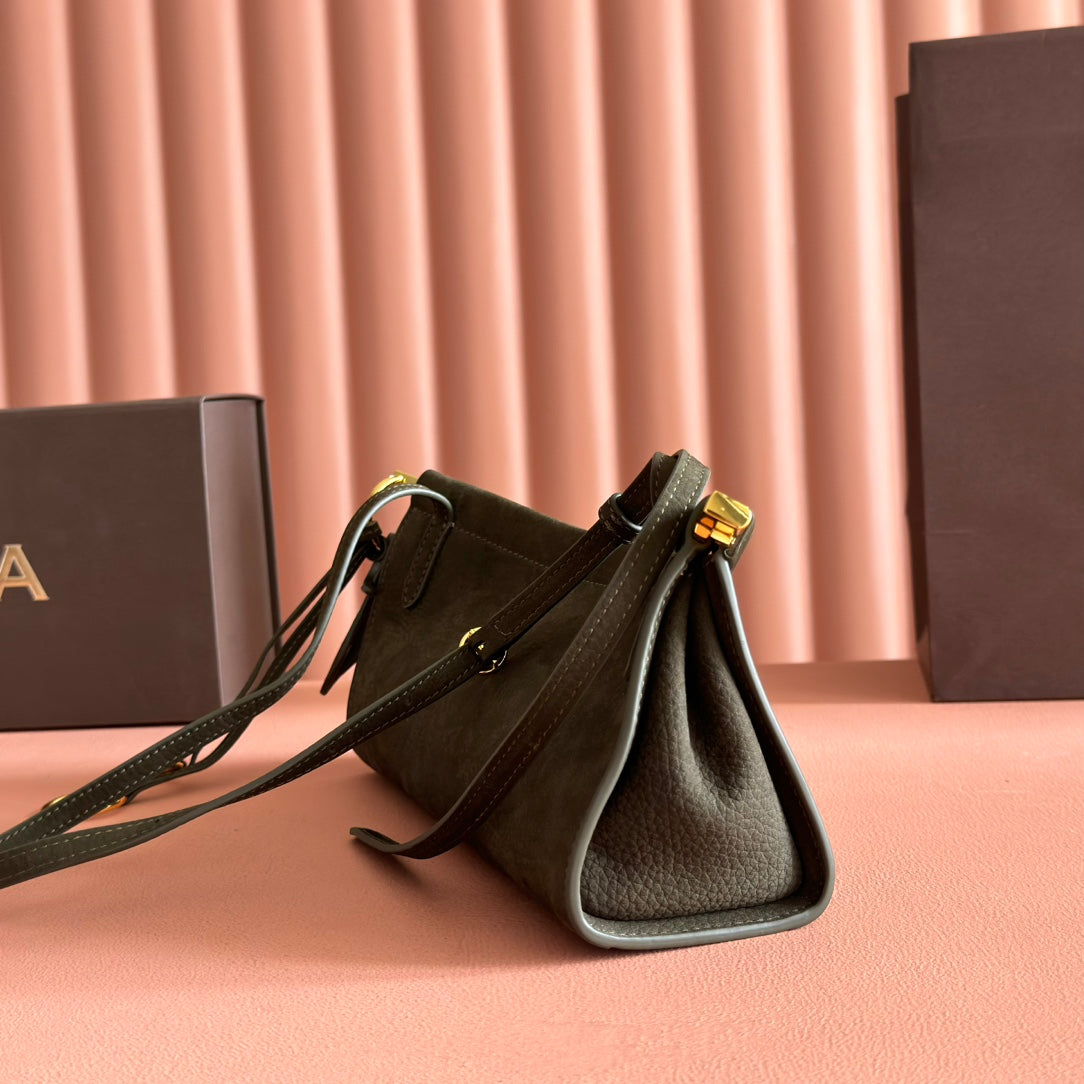 Alaia Le Click East West Small Bag 25cm Olive Green Cowhide
