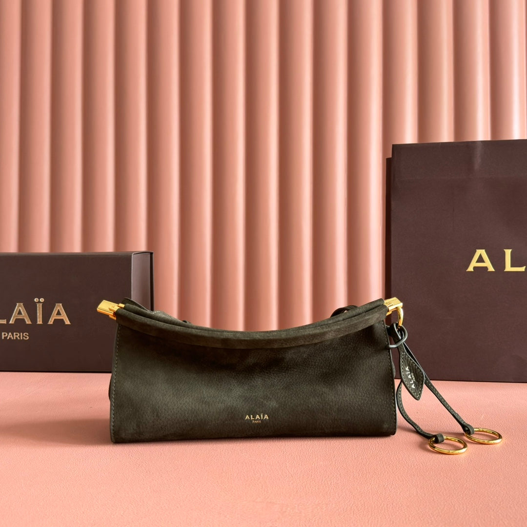 Alaia Le Click East West Small Bag 25cm Olive Green Cowhide