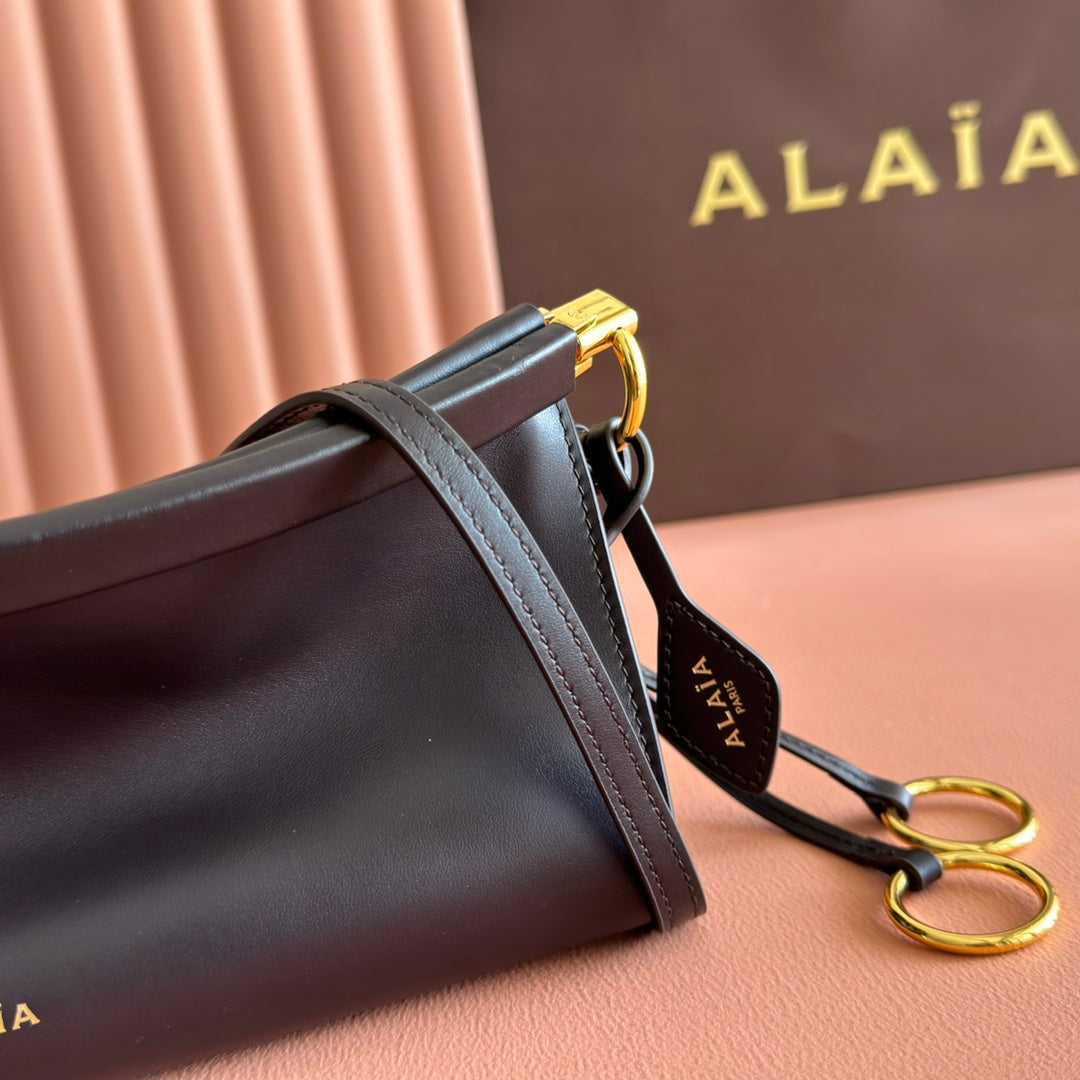 Alaia Le Click East West Small Bag 25cm Black Calfskin