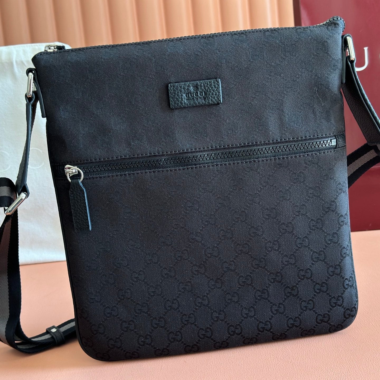 GG Messenger Bag Black GG Supreme Canvas 280980