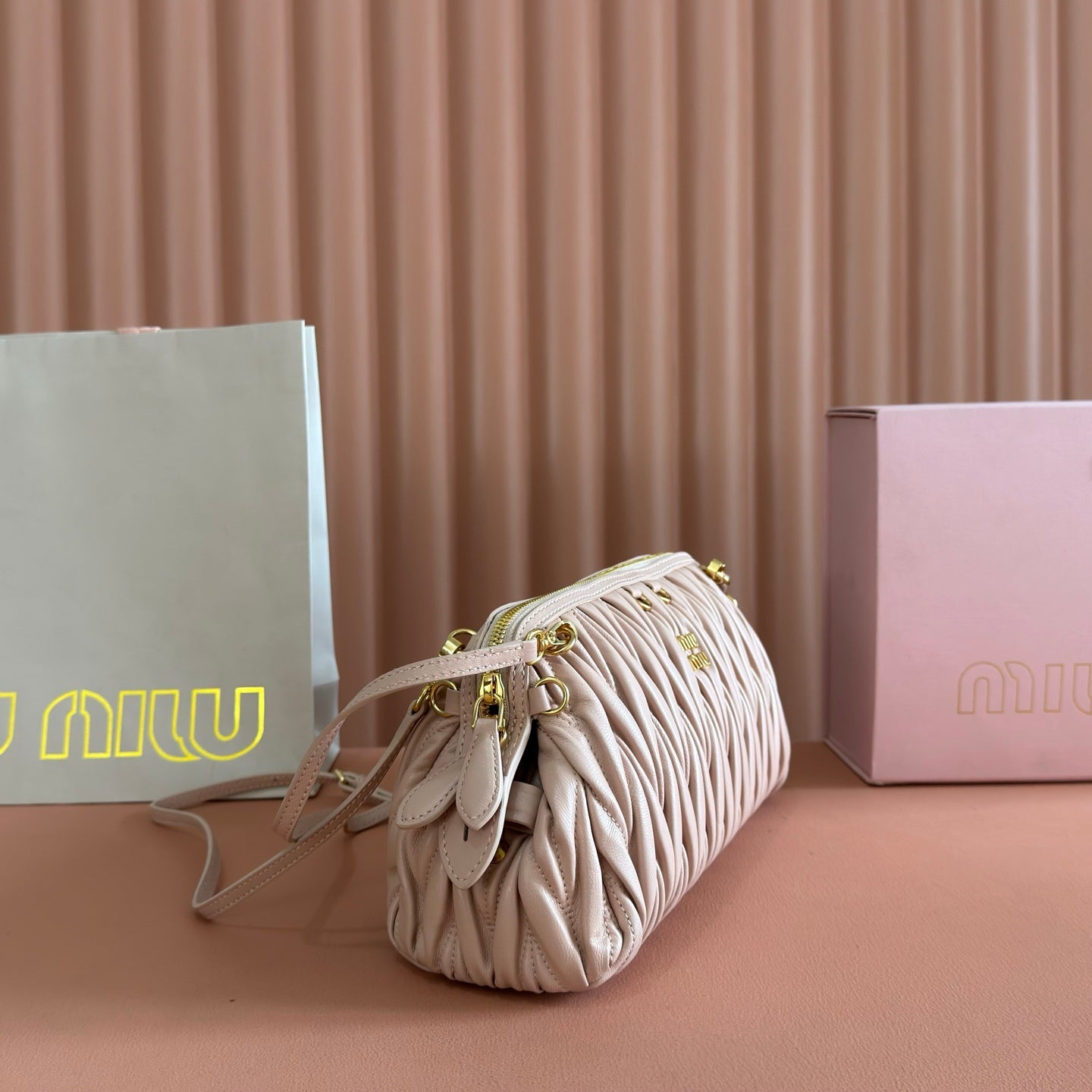 Miu Caprice Clutch Light Pink Matelassé Nappa Leather 280765