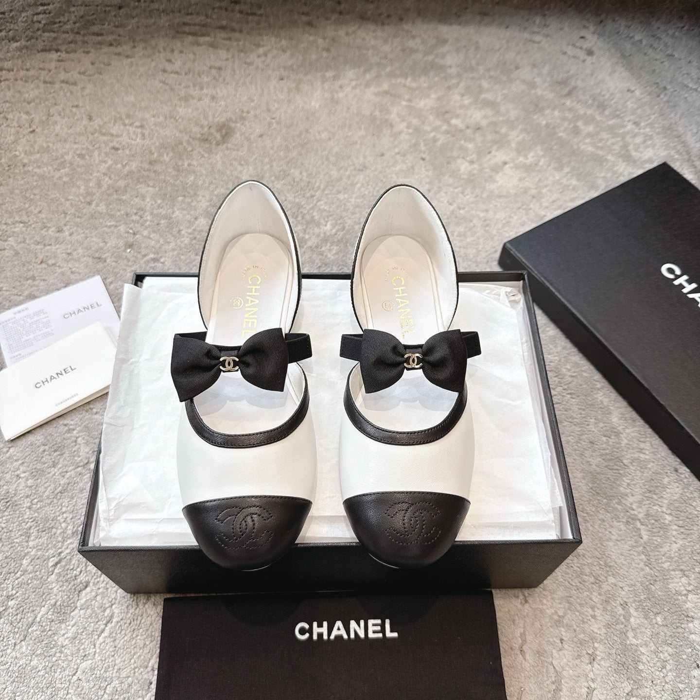 CC  25b Fall-Winter Mary Janes 15mm White Black Calfskin & Sheepskin 415776