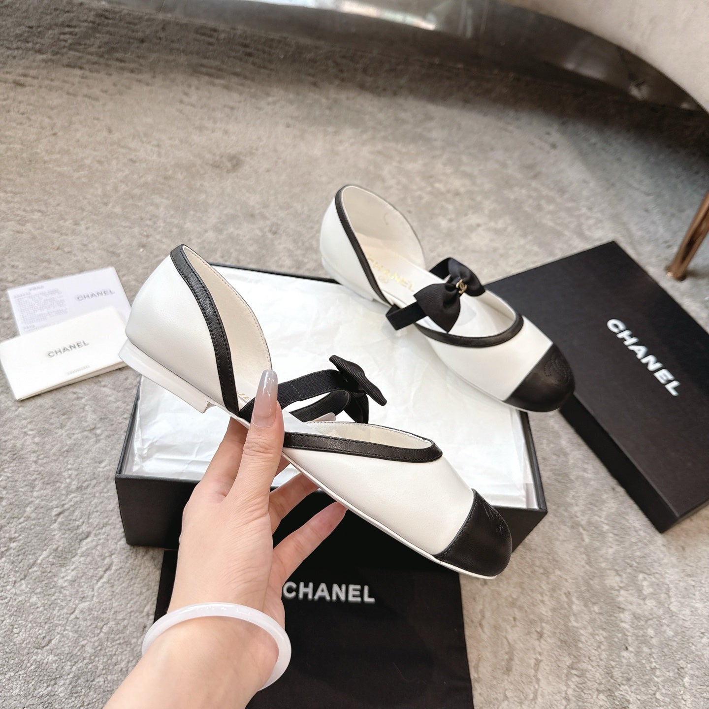 CC  25b Fall-Winter Mary Janes 15mm White Black Calfskin & Sheepskin 415776