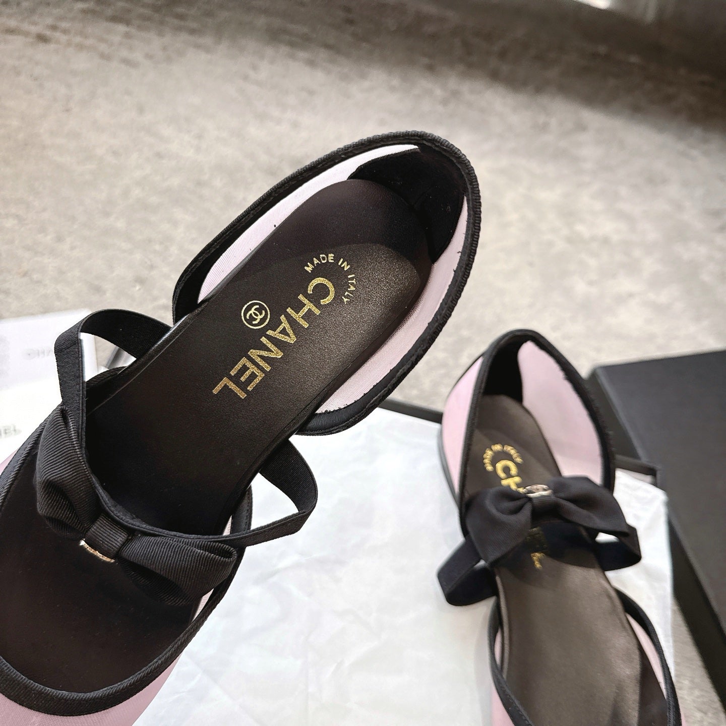CC  25b Fall-Winter Mary Janes 15mm Pink Black Mesh & Grosgrain 415778