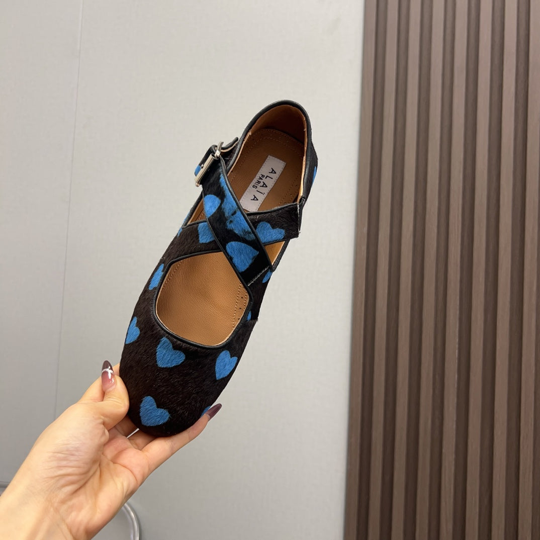 Alaila Criss Cross Ballet Flats In Black Lambskin 996063