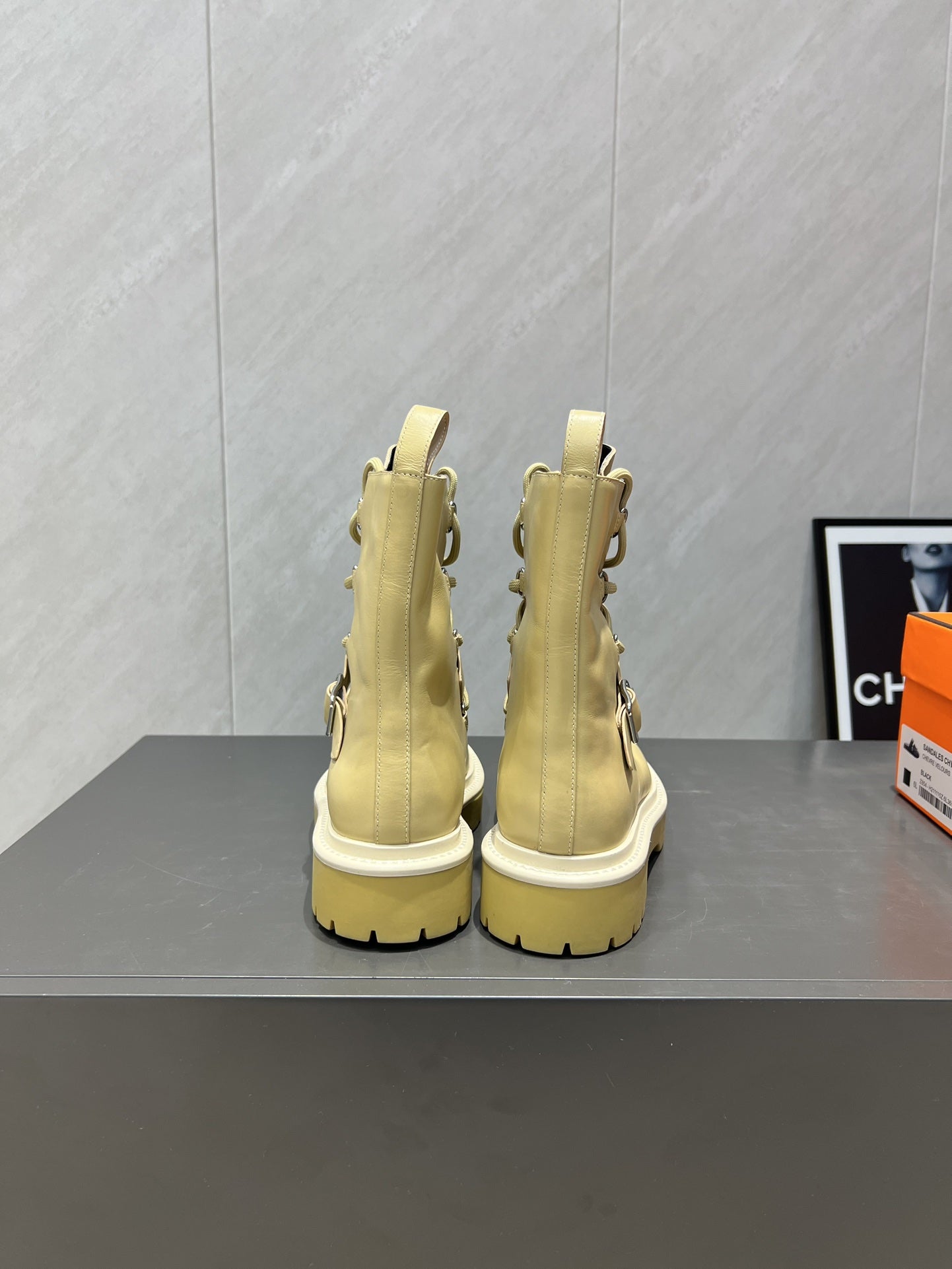 HM 25s Tobacco Boots 30mm Yellow-beige Cowhide 442555