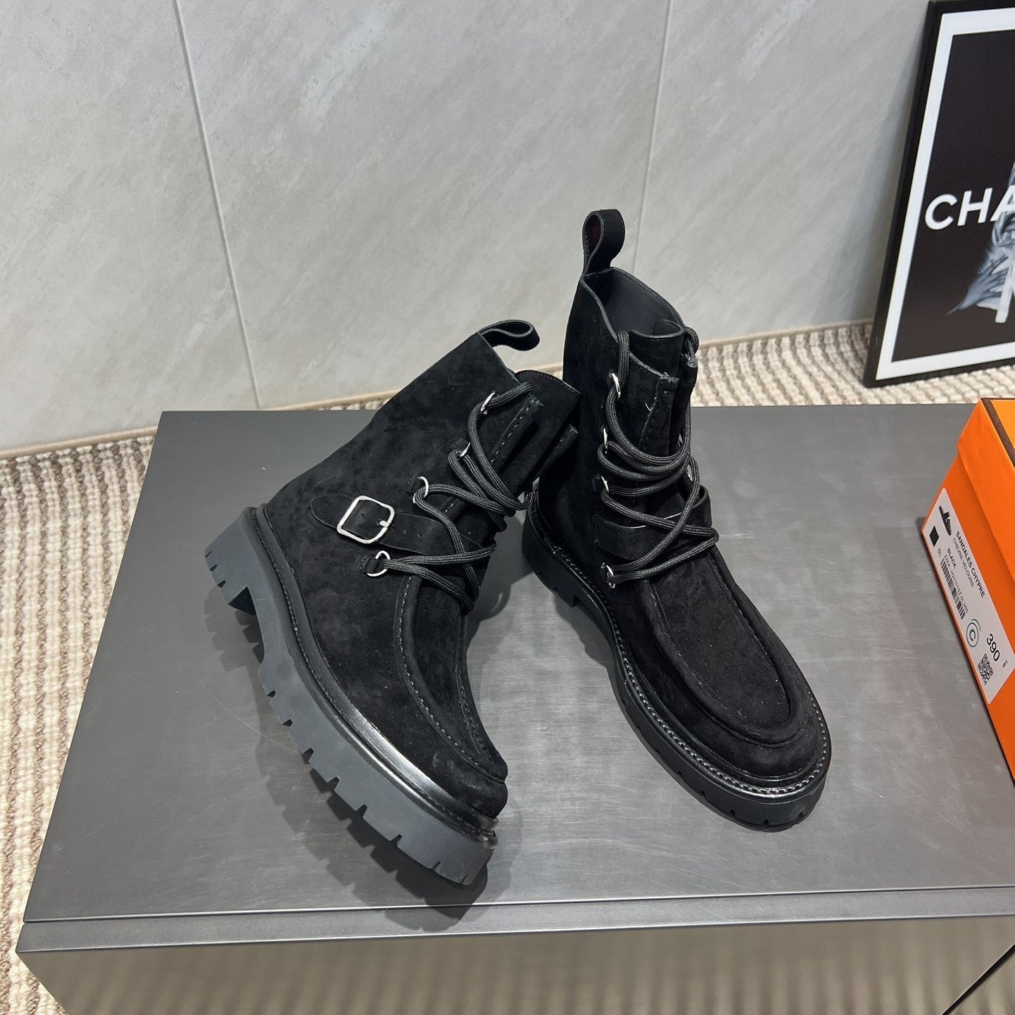 HM 25s Tobacco Boots 30mm Black Suede 442556