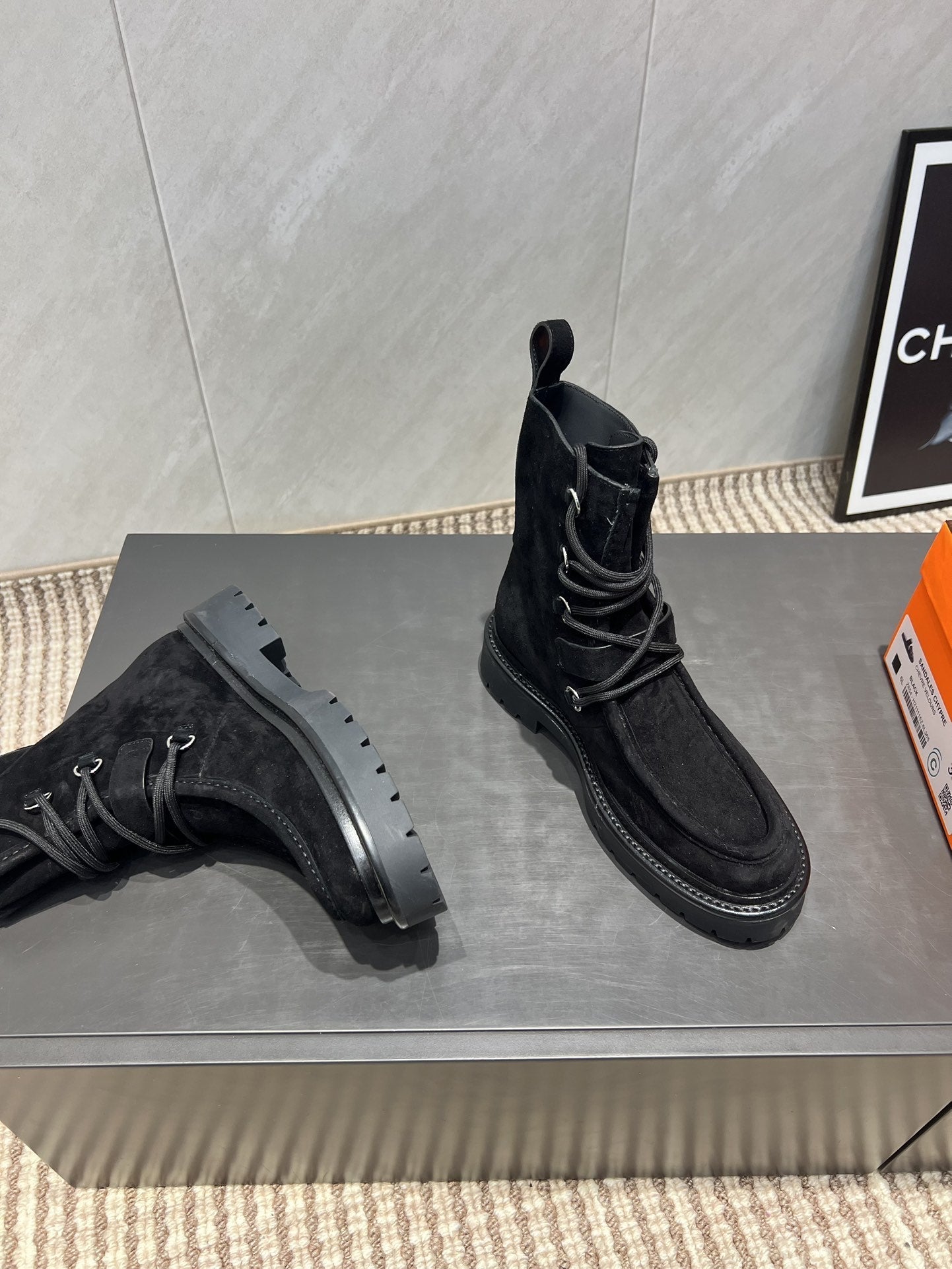 HM 25s Tobacco Boots 30mm Black Suede 442556