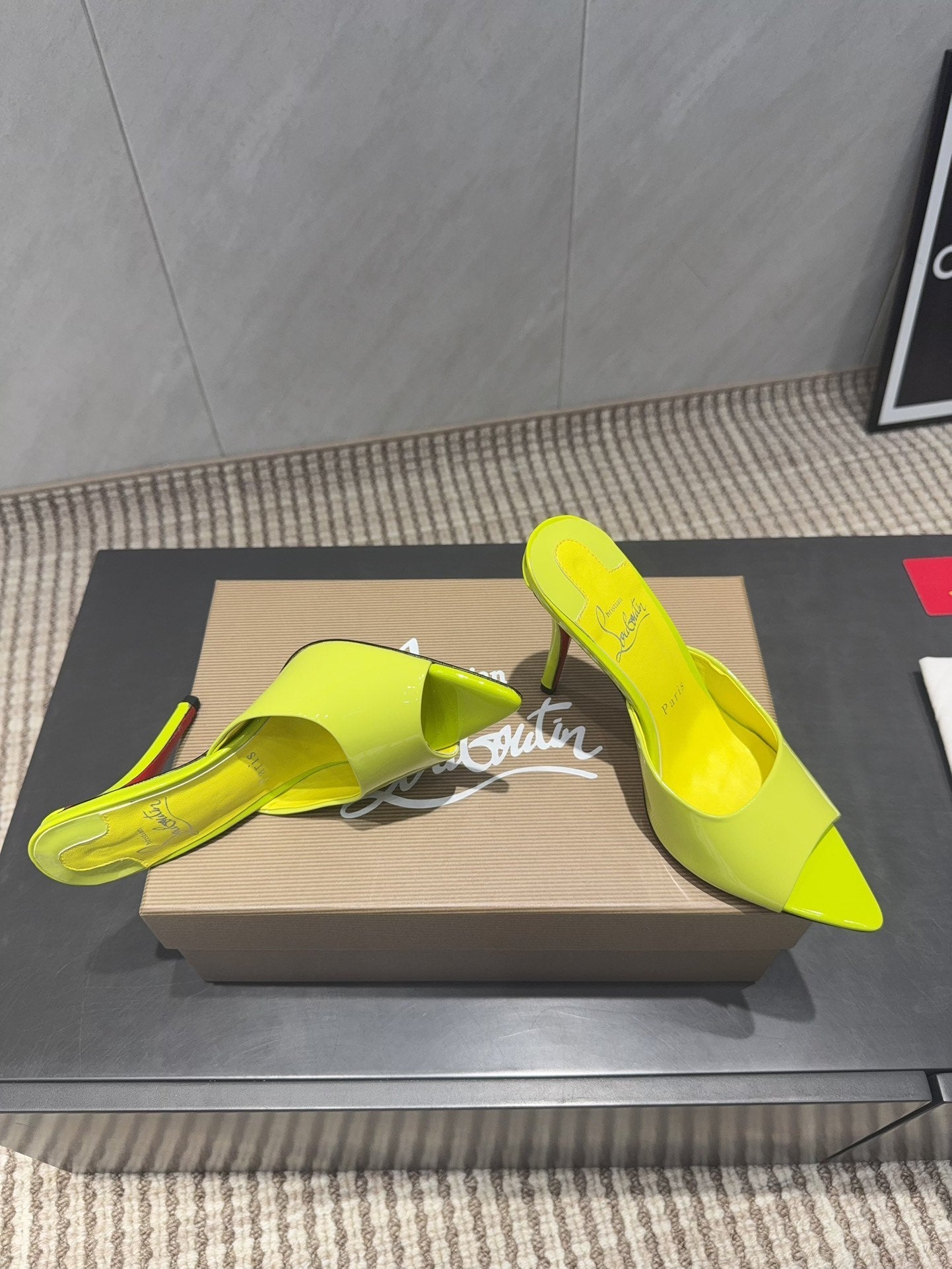 CL Miss Z 100 Mule Neon Patent Leather 539724