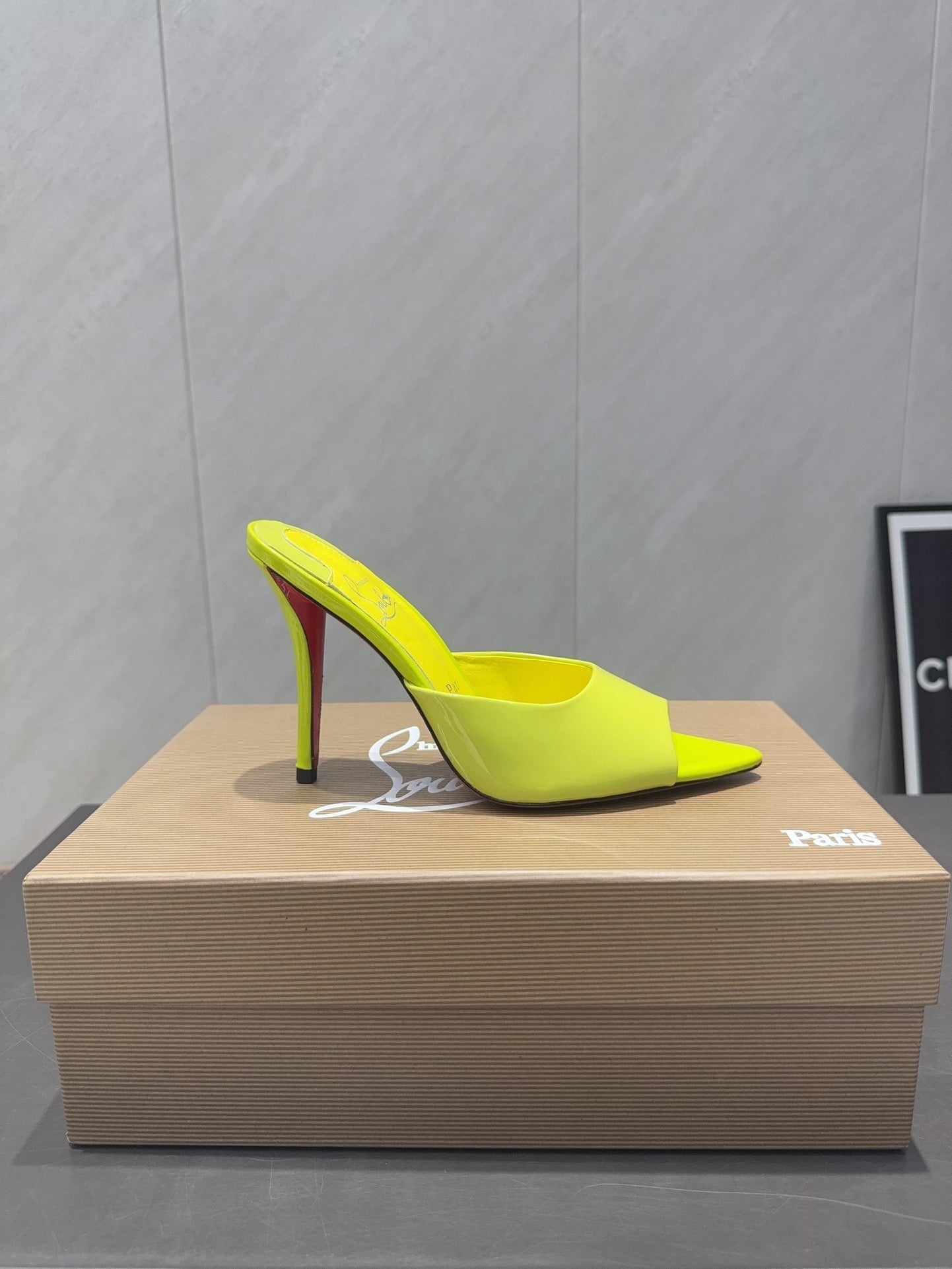 CL Miss Z 100 Mule Neon Patent Leather 539724