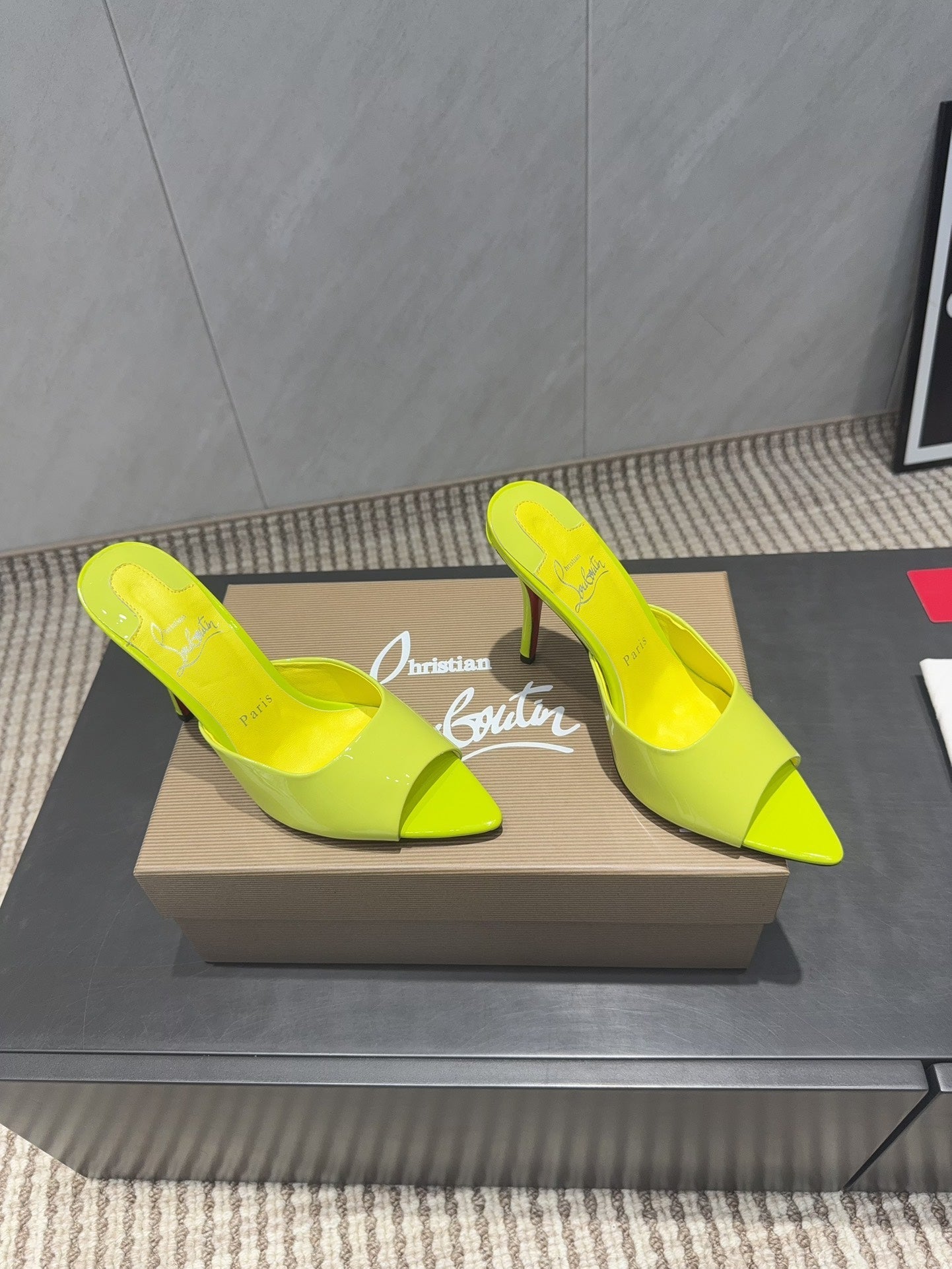 CL Miss Z 100 Mule Neon Patent Leather 539724
