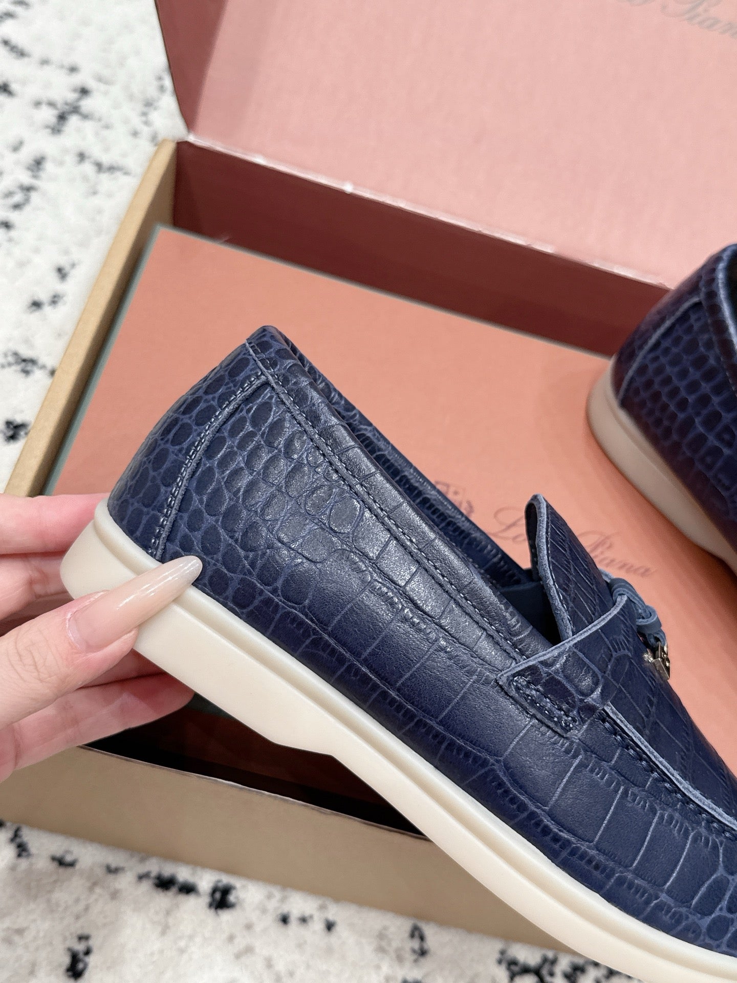 LP Summer Charms Walk Loafers Dark Blue Alligator Leather 923390