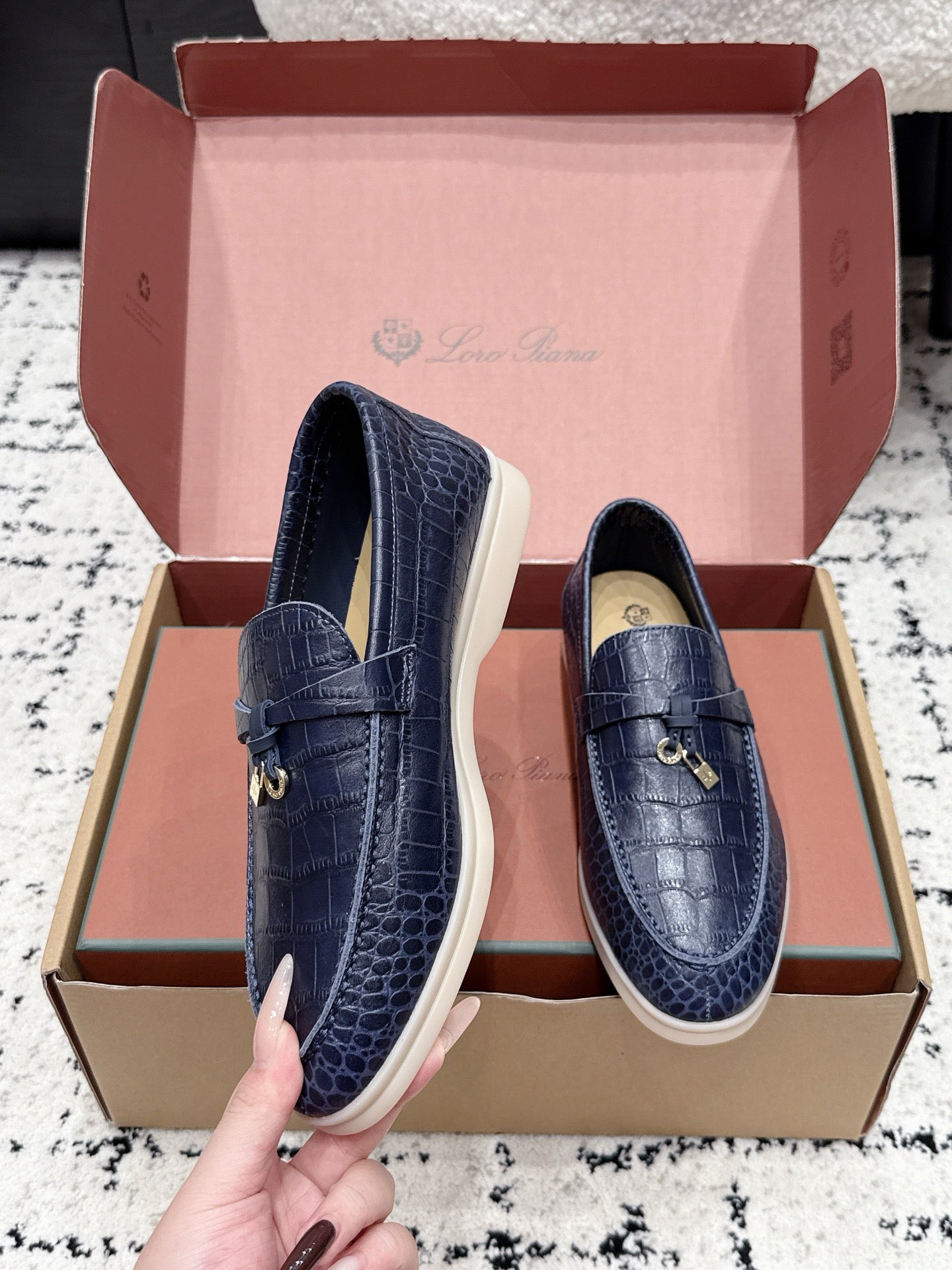 LP Summer Charms Walk Loafers Dark Blue Alligator Leather 923390
