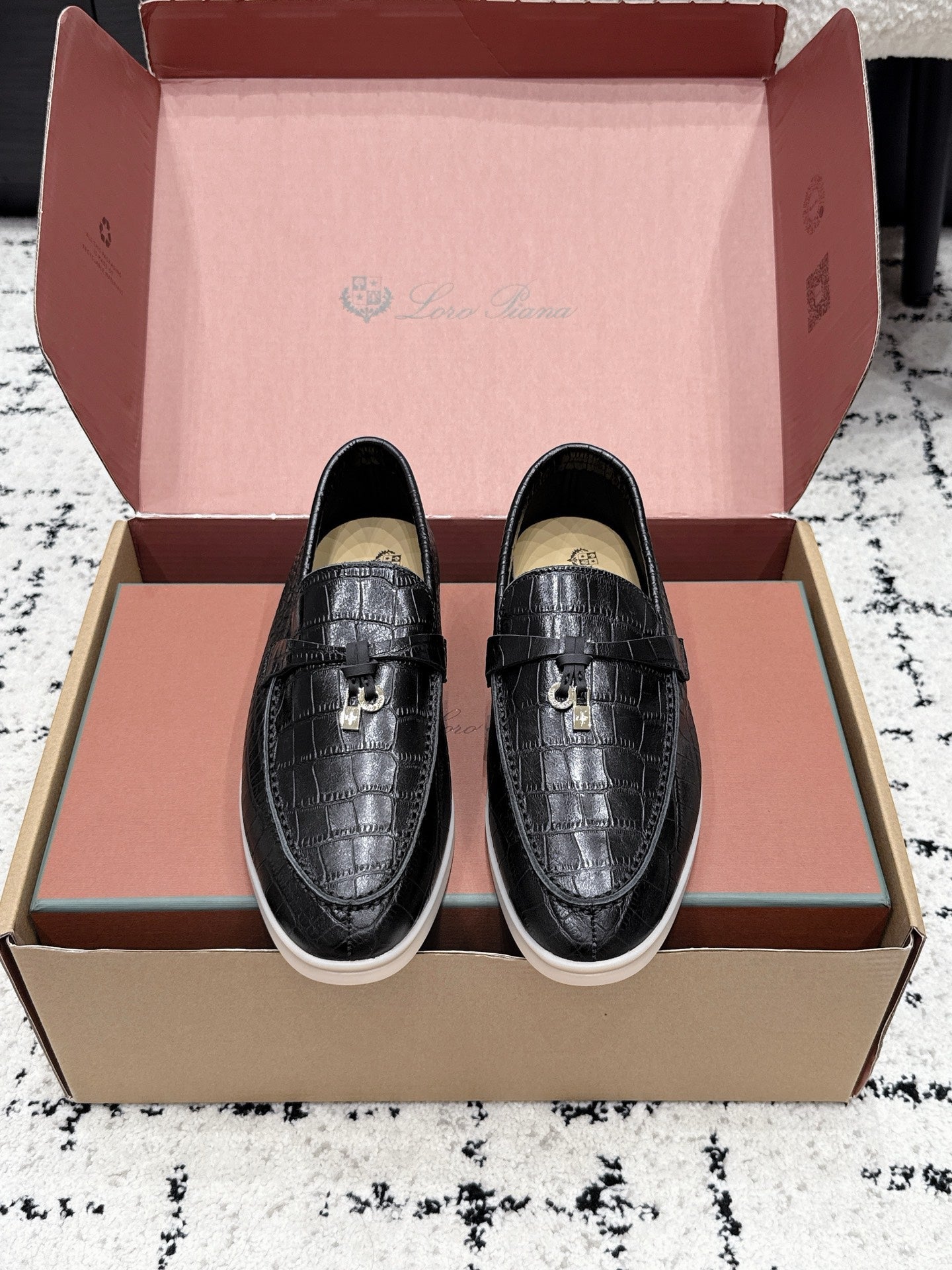LP Summer Charms Walk Loafers Black Alligator Leather 923392