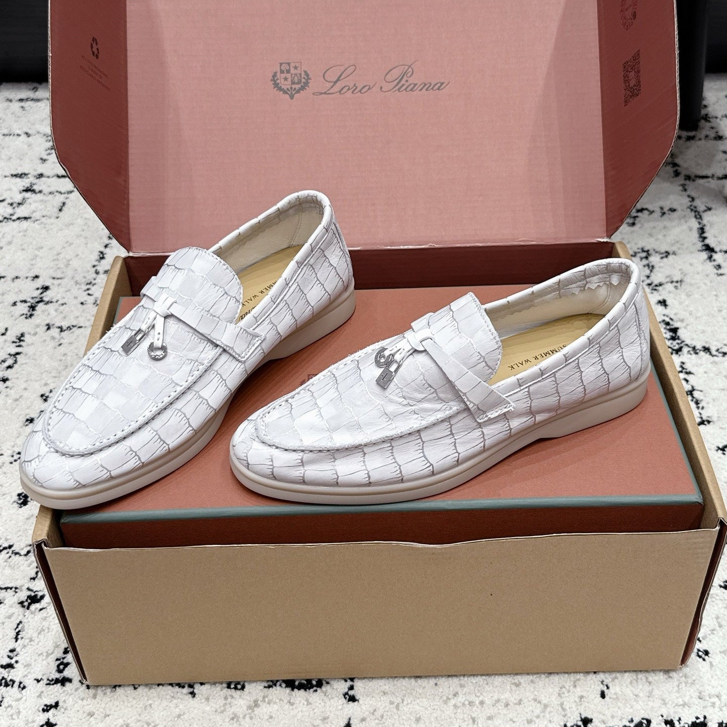 LP Summer Charms Walk Loafers Light Grey Alligator Leather 923398