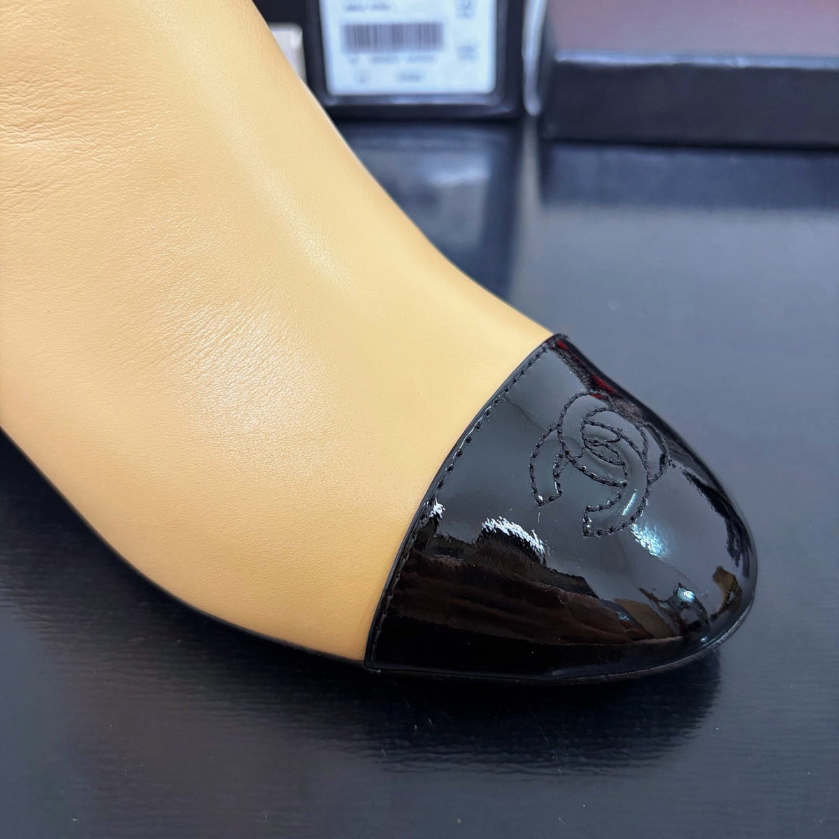 Chanel 26K Shoes Ankle Boots Beige Quilted Patent Black Toe Cap Low Heel 189006