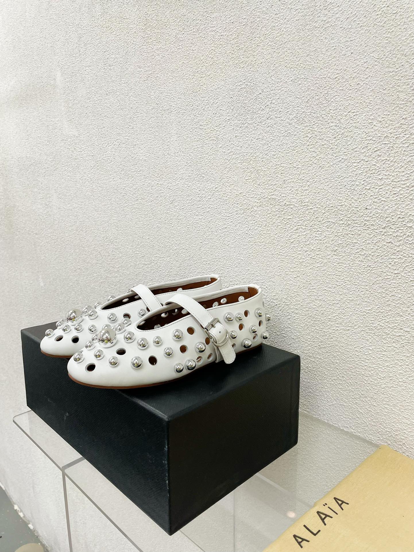 Alaila Ballet Flats In White Lambskin Beaded 897248