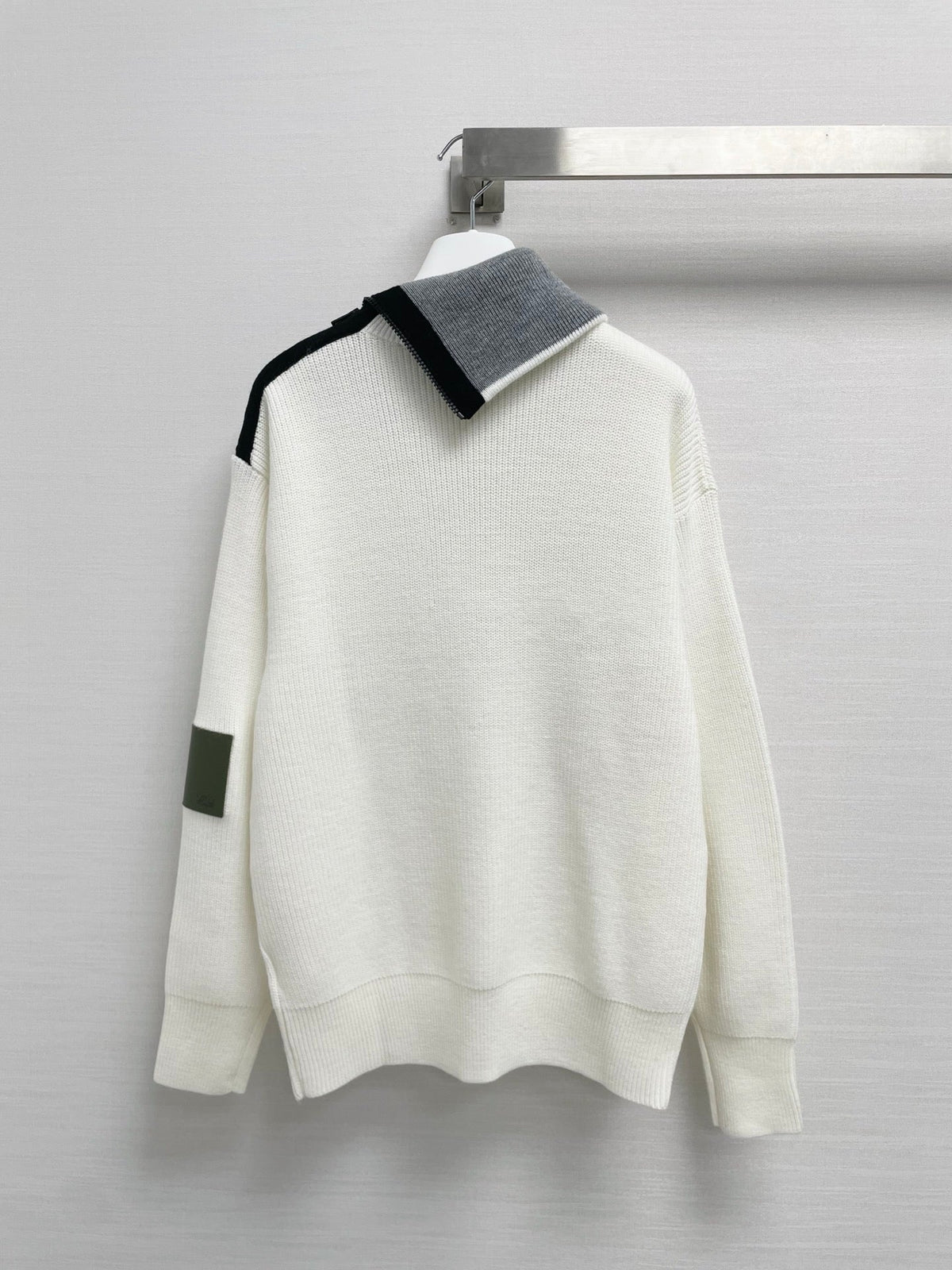 Loewe 2026 Cream Asymmetric Zip High-Neck Knit Sweater 446728