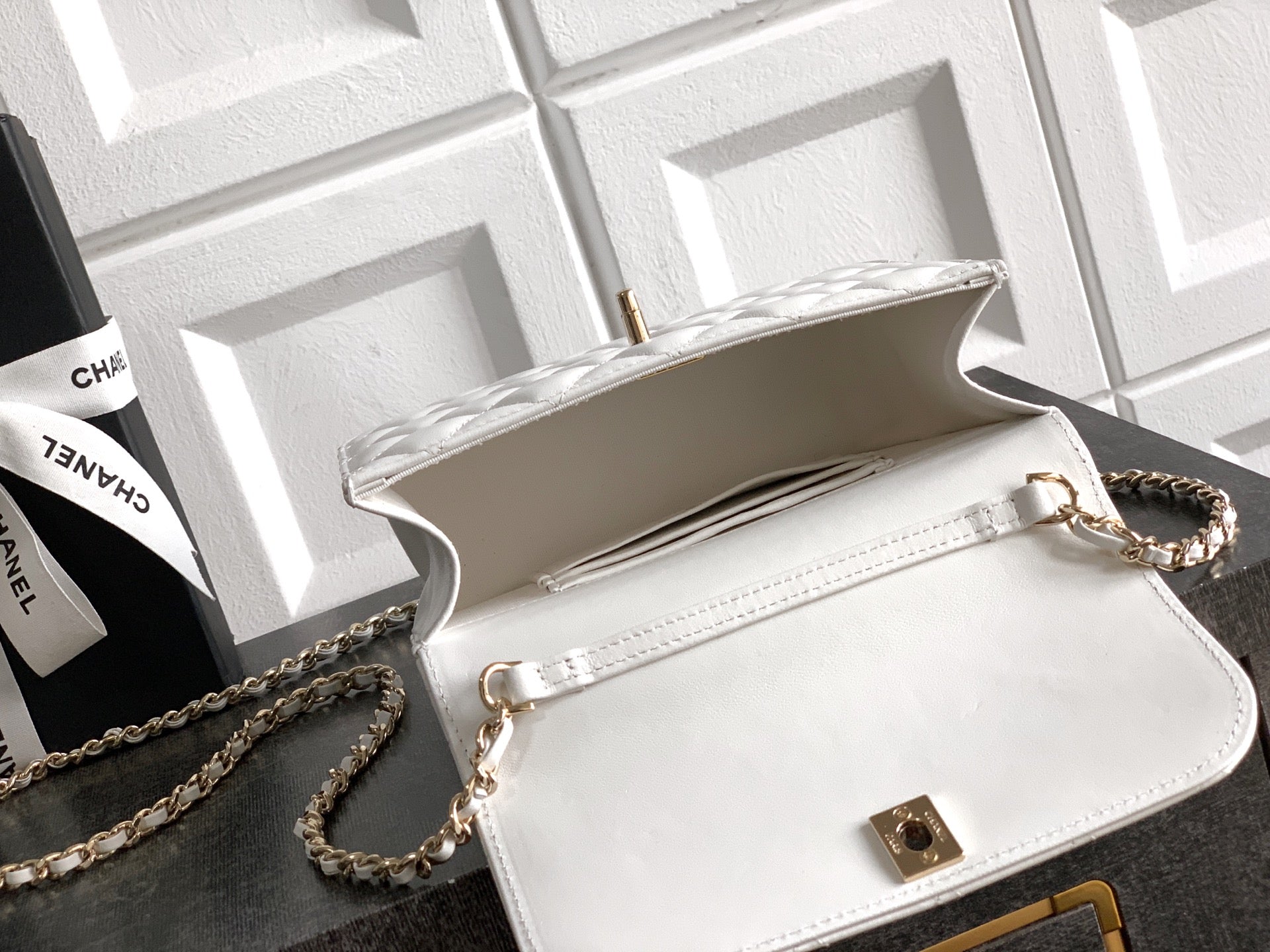 CC Mini Flap Bag 17.5 With Handle White Lambskin