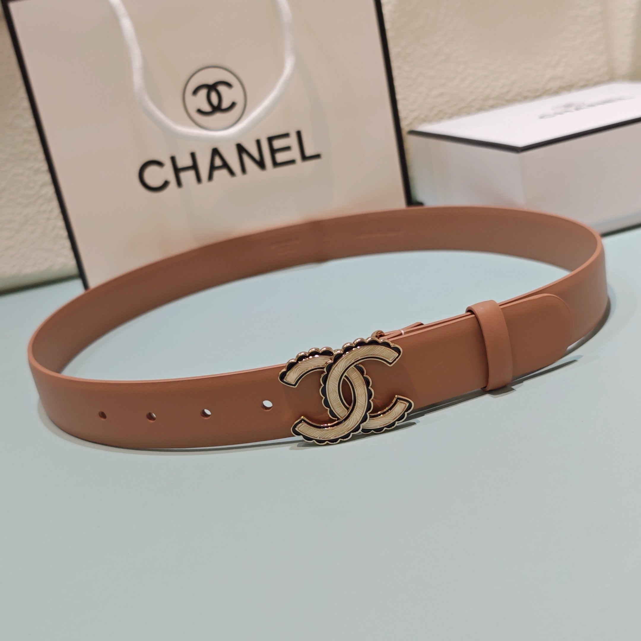 CC Belt 3.0 Scalloped Edge Buckle Light Brown Cowhide 200002