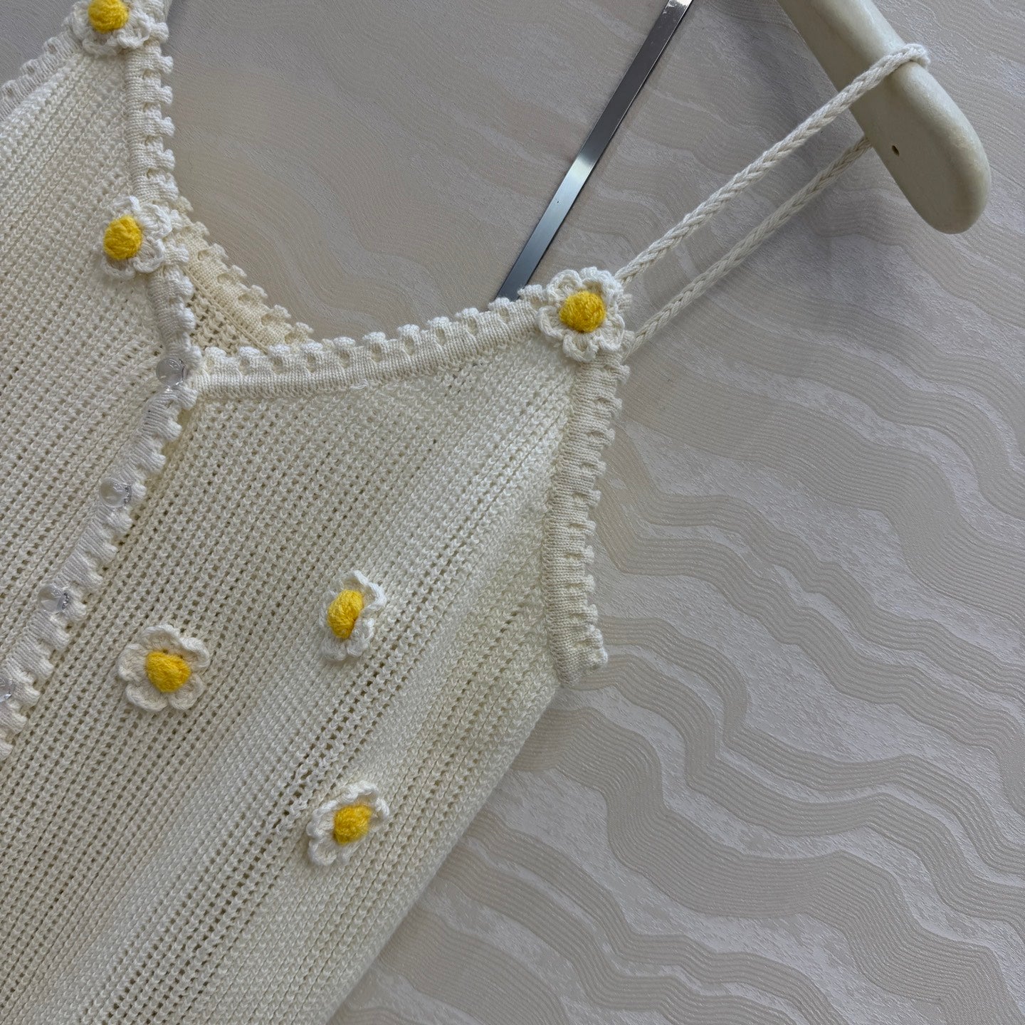 E R Flower Sleeveless Top 373525