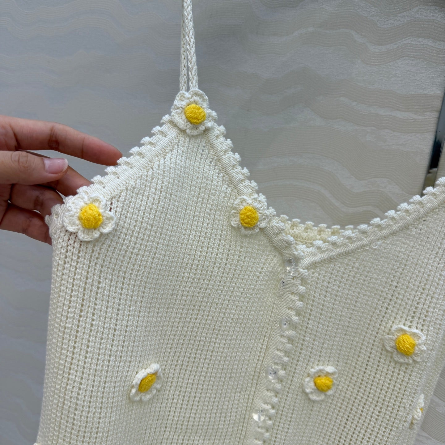 E R Flower Sleeveless Top 373525
