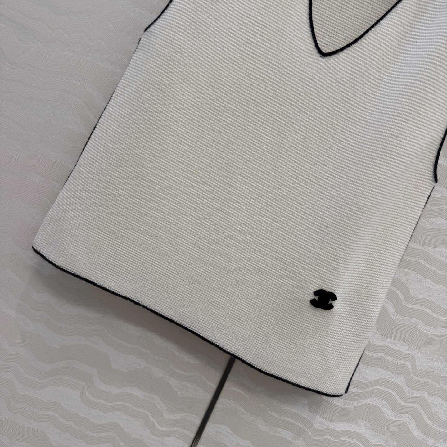 CC V-Neck Vest Ivory Wool 373511
