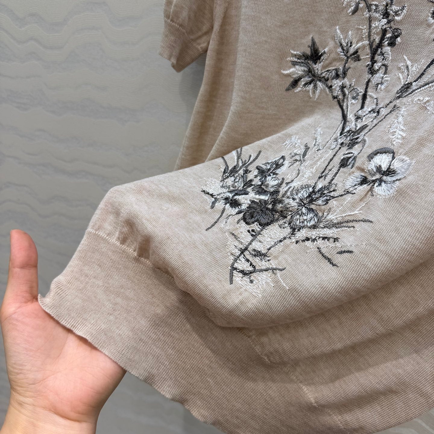 CD 26s Dioriviera Embroidered Short-Sleeved Sweater Taupe Wool