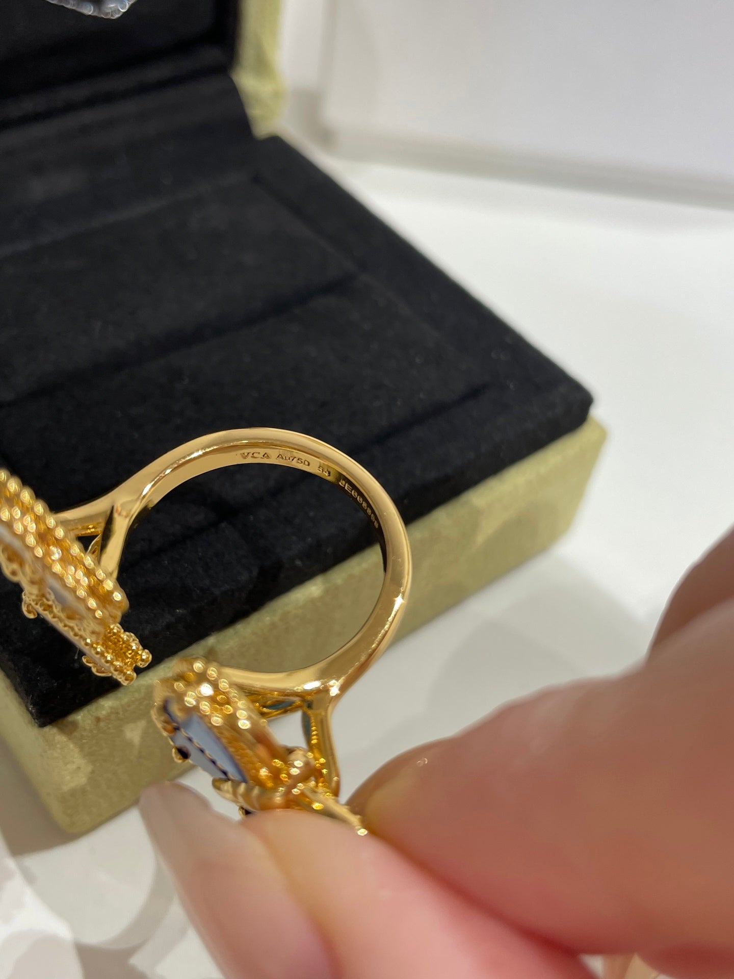 VCA Lucky Spring Gold Ring