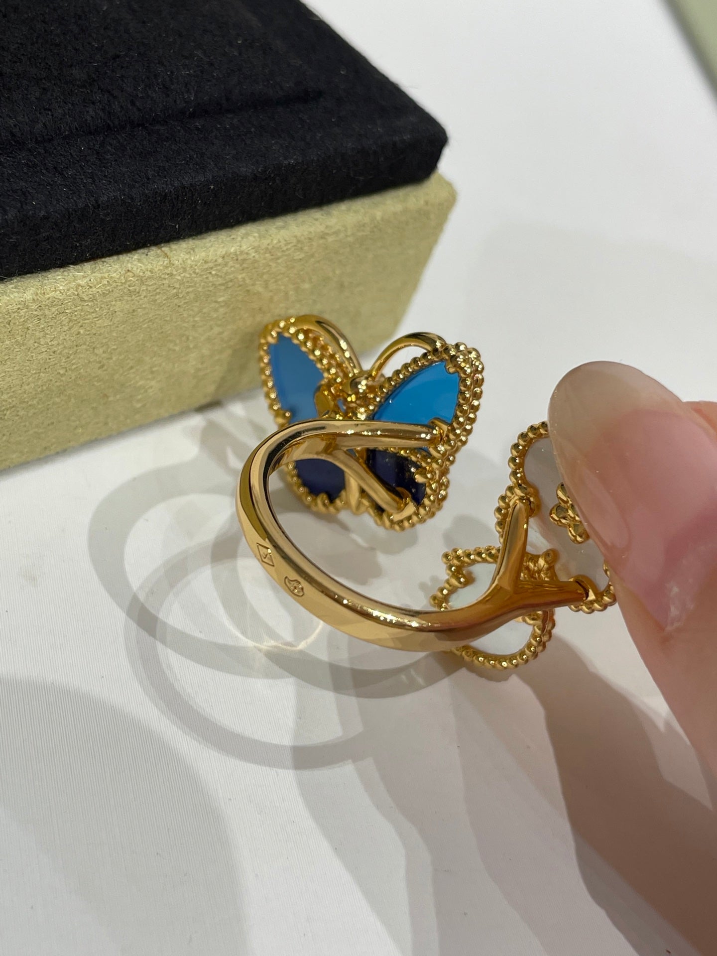 VCA Lucky Spring Gold Ring