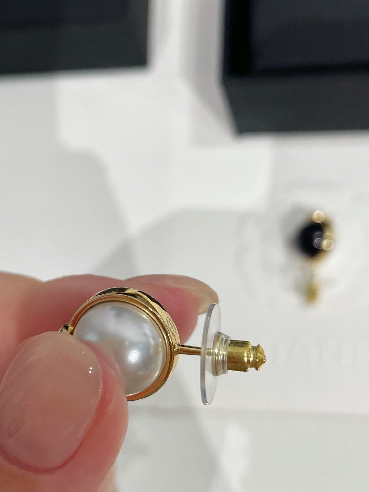 CC 26FW Gorgeous Pearl Gold Earrings 007