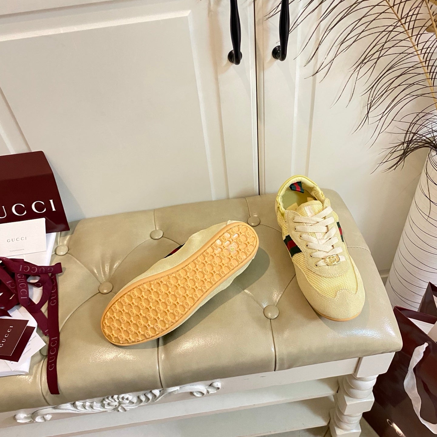 Gucci 26s Sneaker In Light Yellow Suede And Mesh Fabric