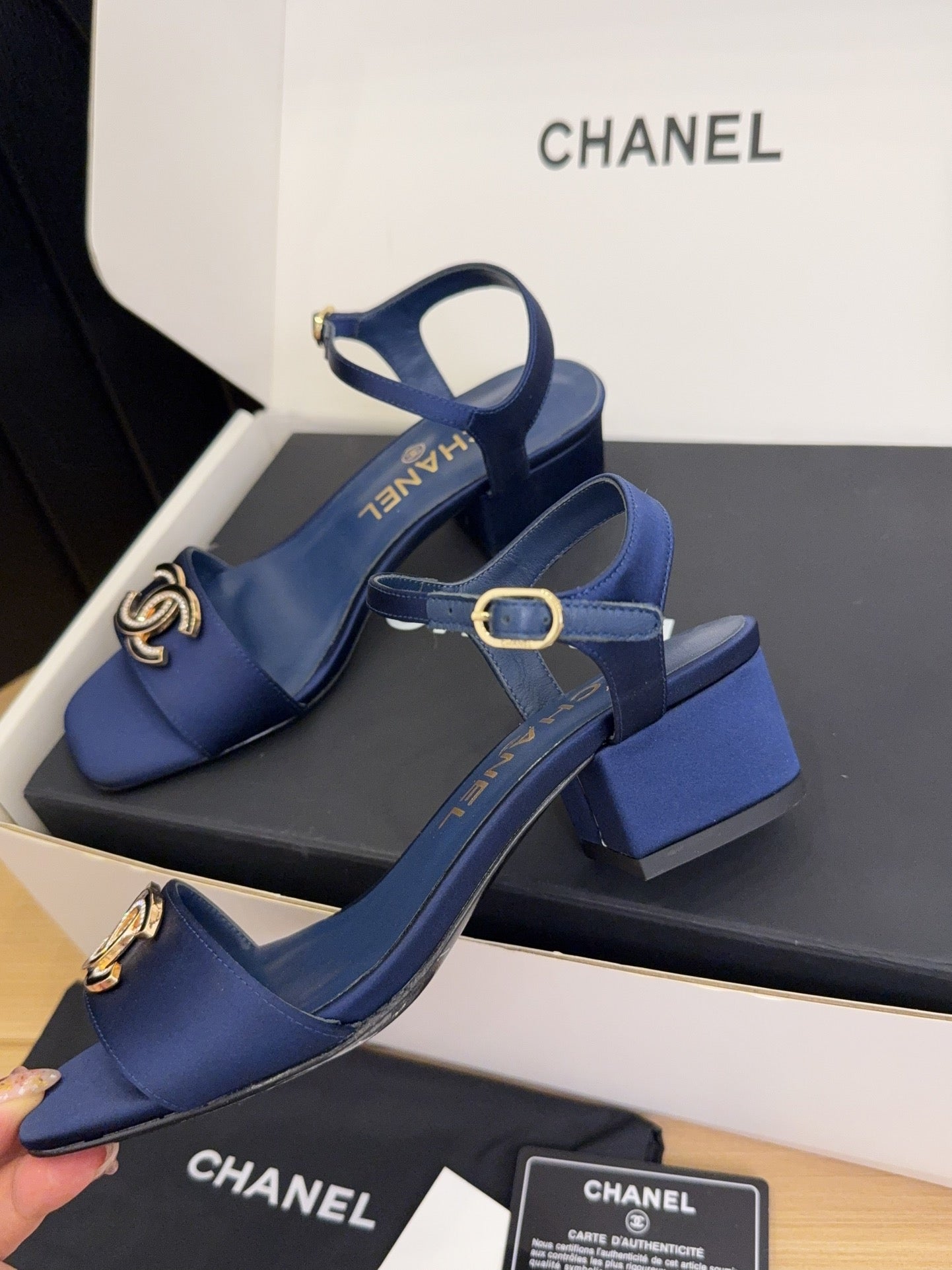 CC 25 High Heels 40 Sandals Navy Blue Satin And Sheepskin Square Toe 277711