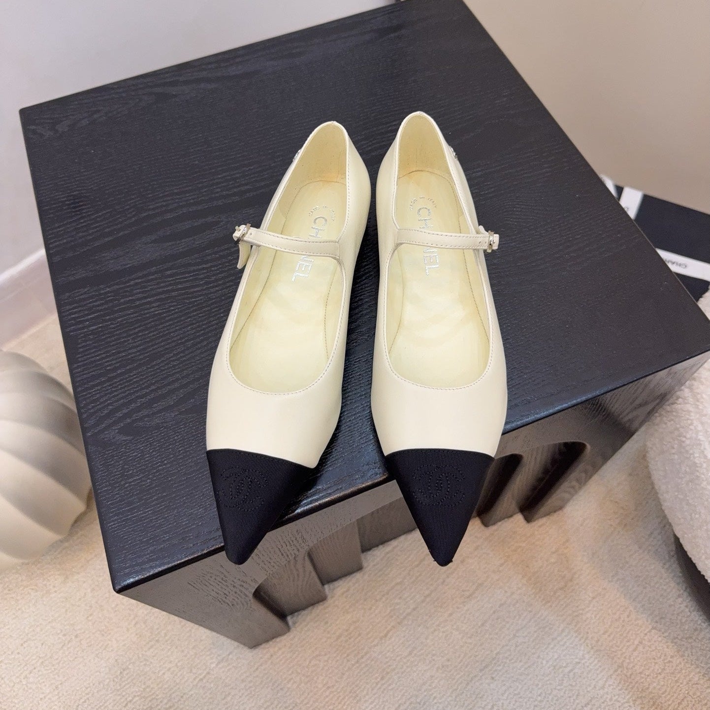 CD FW Mary Janes Light Beige Lambskin & Grosgrain 505040