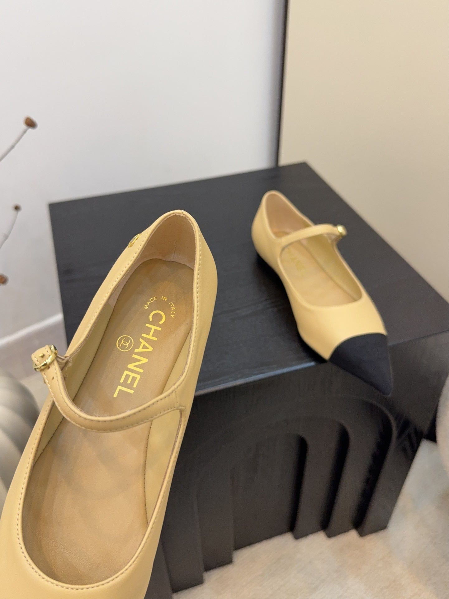 CD FW Mary Janes Yellow Lambskin & Grosgrain 505041