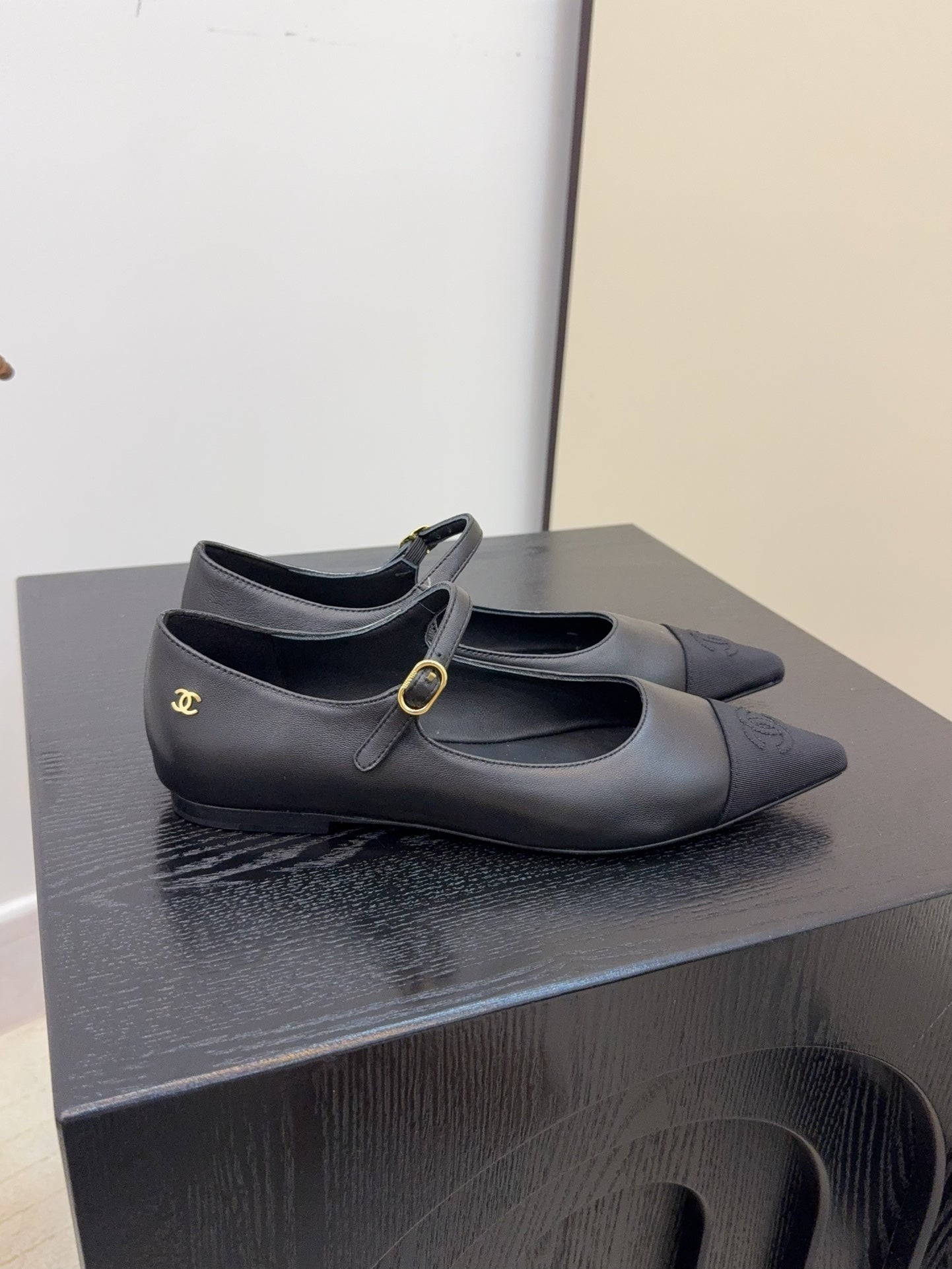 CD FW Mary Janes Black Lambskin & Grosgrain 505042