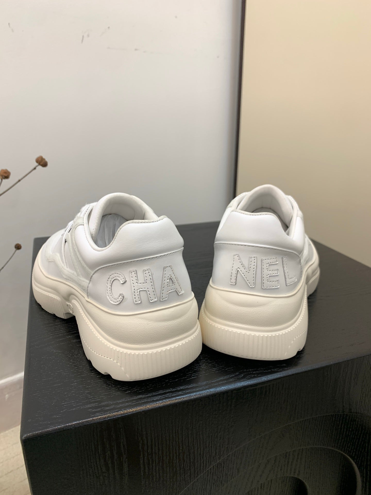 CC Alexander McQueen Sneakers White Mmooth Calfskin 537188