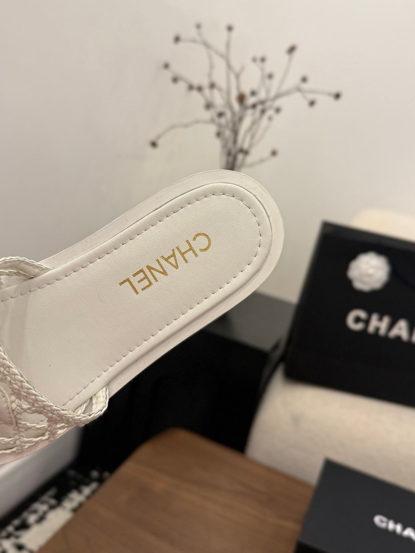 CC 26s Woven Slippers White Leather 850326